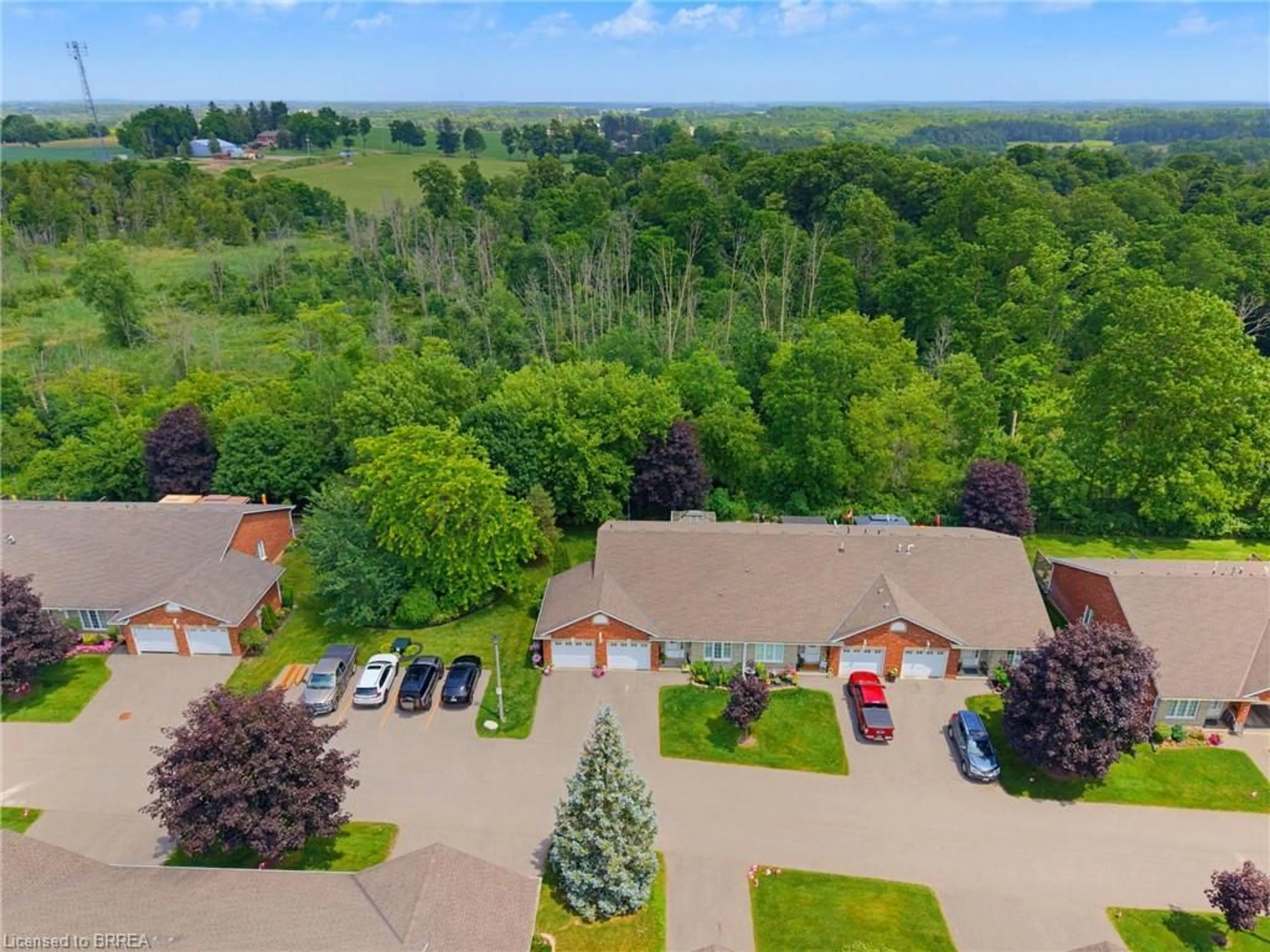 A pic from outside/outdoor area/front of a property/back of a property/a pic from drone, unknown for 53 Beverly St #27, St. George Ontario N0E 1N0