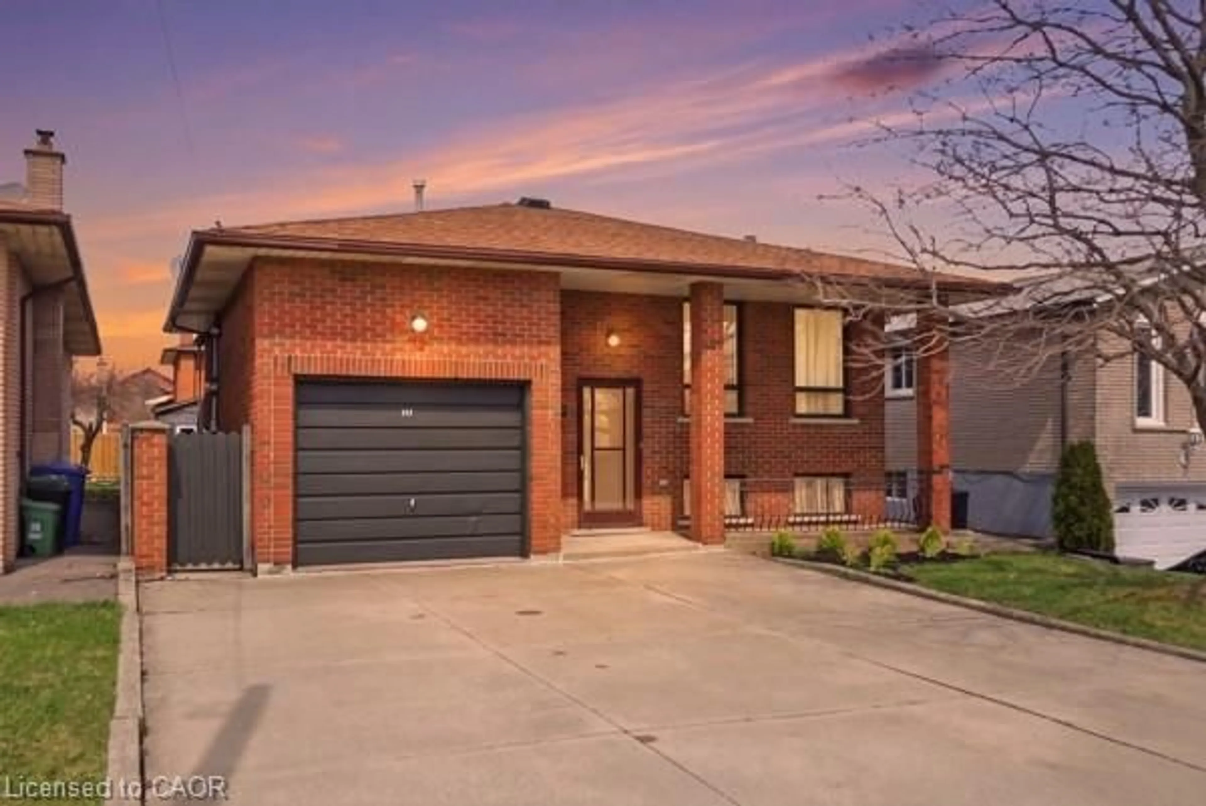 Home with brick exterior material, street for 957 Stone Church Rd, Hamilton Ontario L8W 1B2
