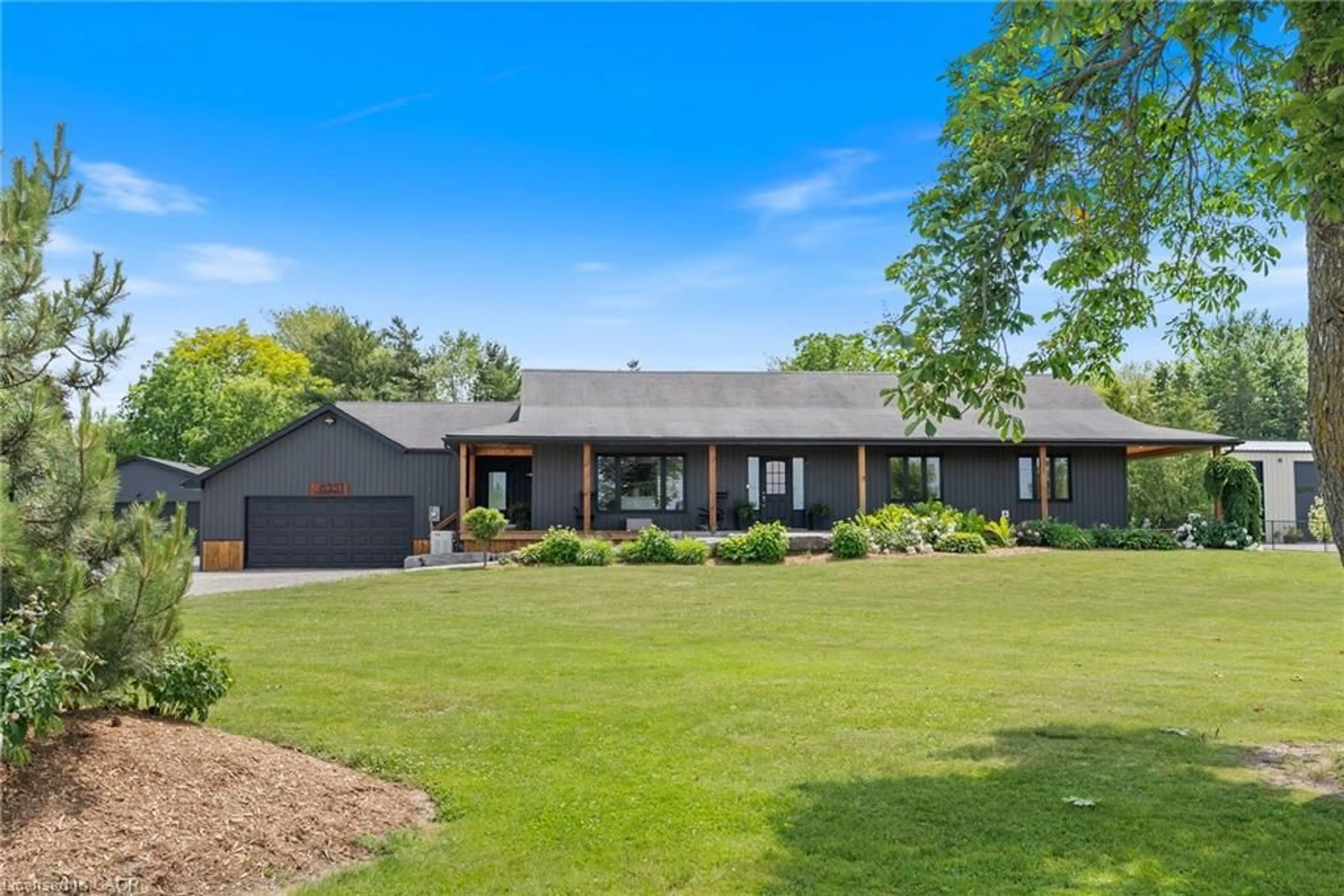 A pic from outside/outdoor area/front of a property/back of a property/a pic from drone, unknown for 6251 Walkers Rd, Glanbrook Ontario L0R 1W0