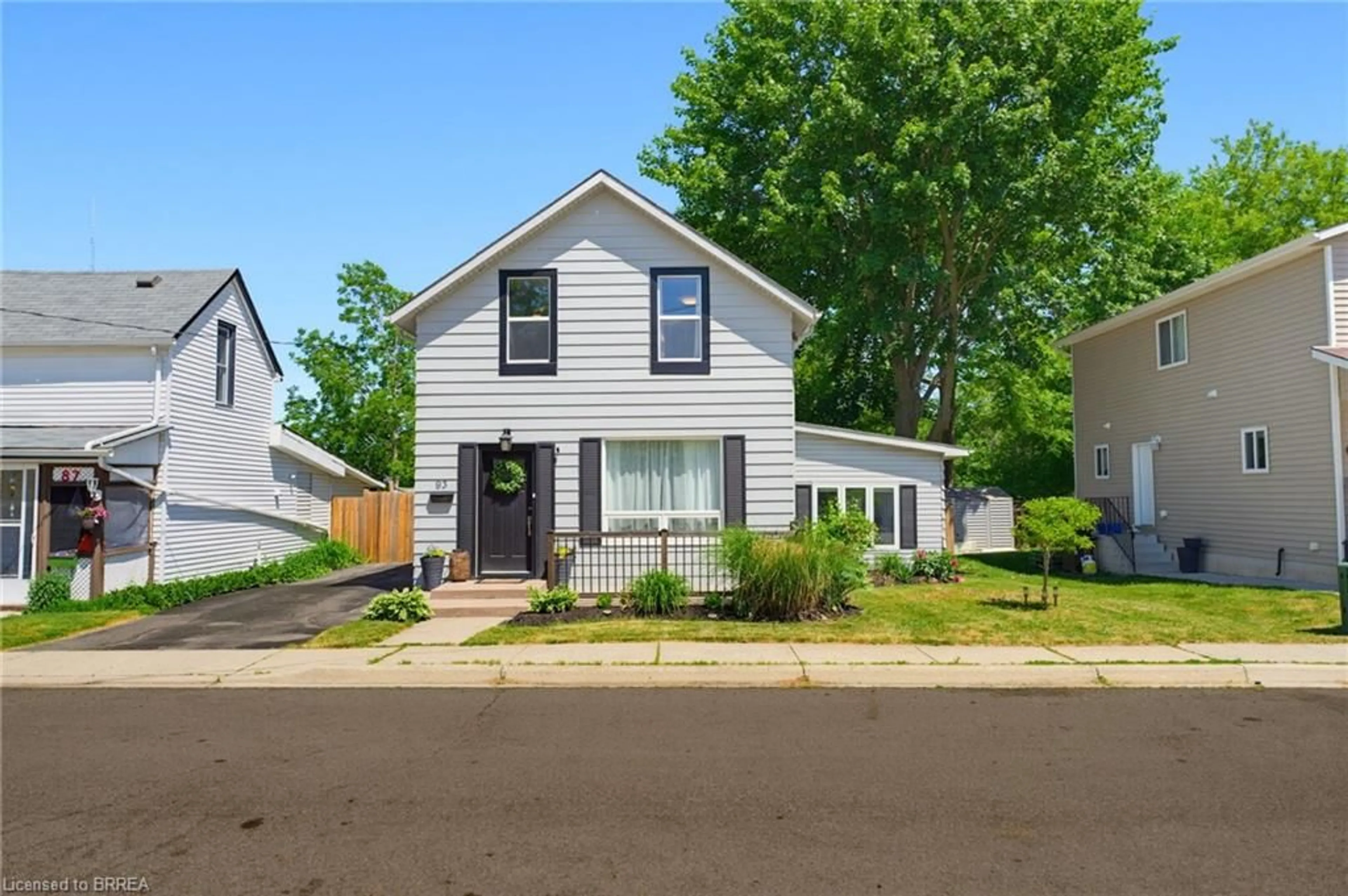 Home with vinyl exterior material, street for 93 Patterson St, Simcoe Ontario N3Y 1J4