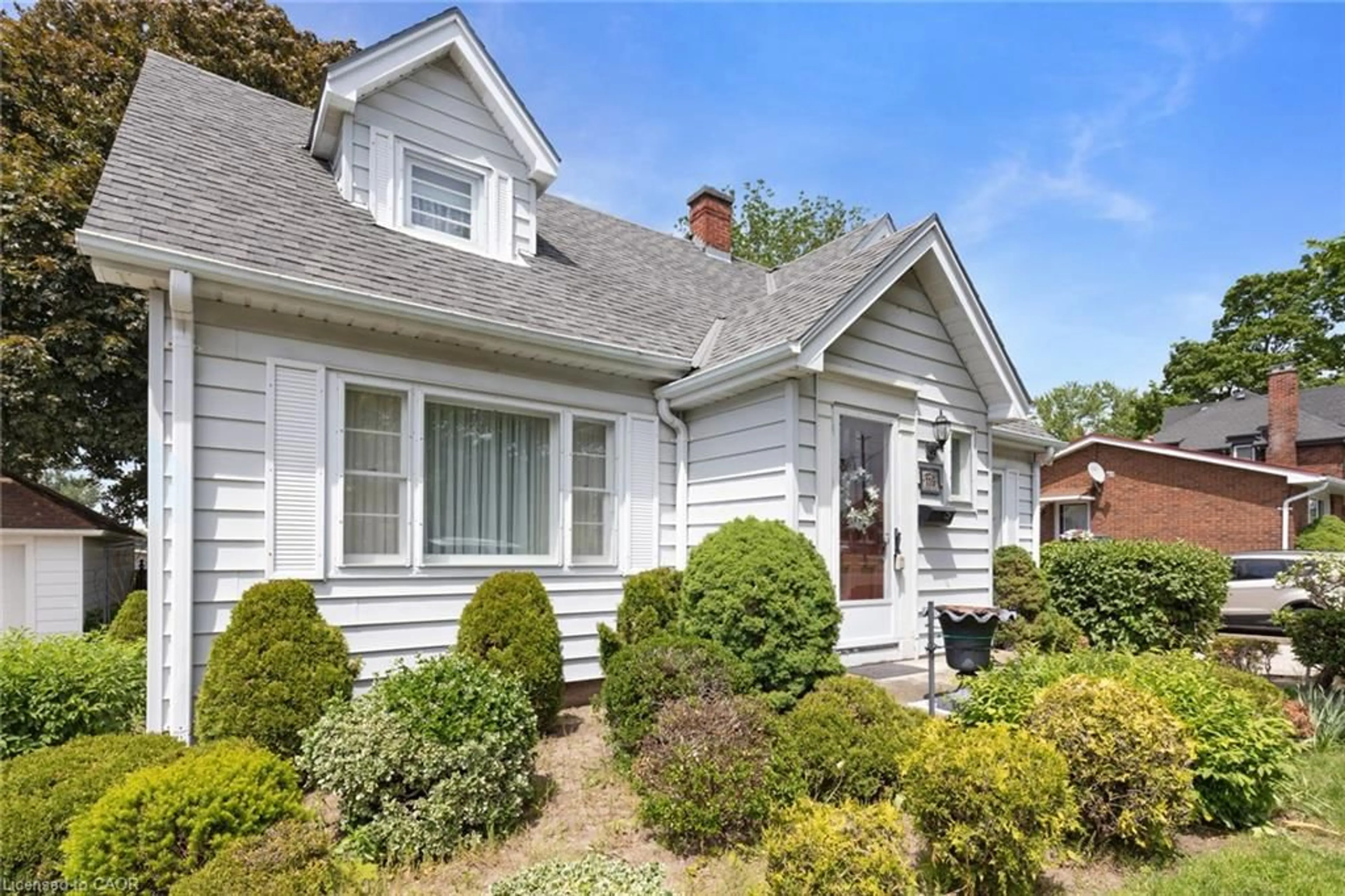 Home with vinyl exterior material, street for 119 Church St, Delhi Ontario N4B 1T6