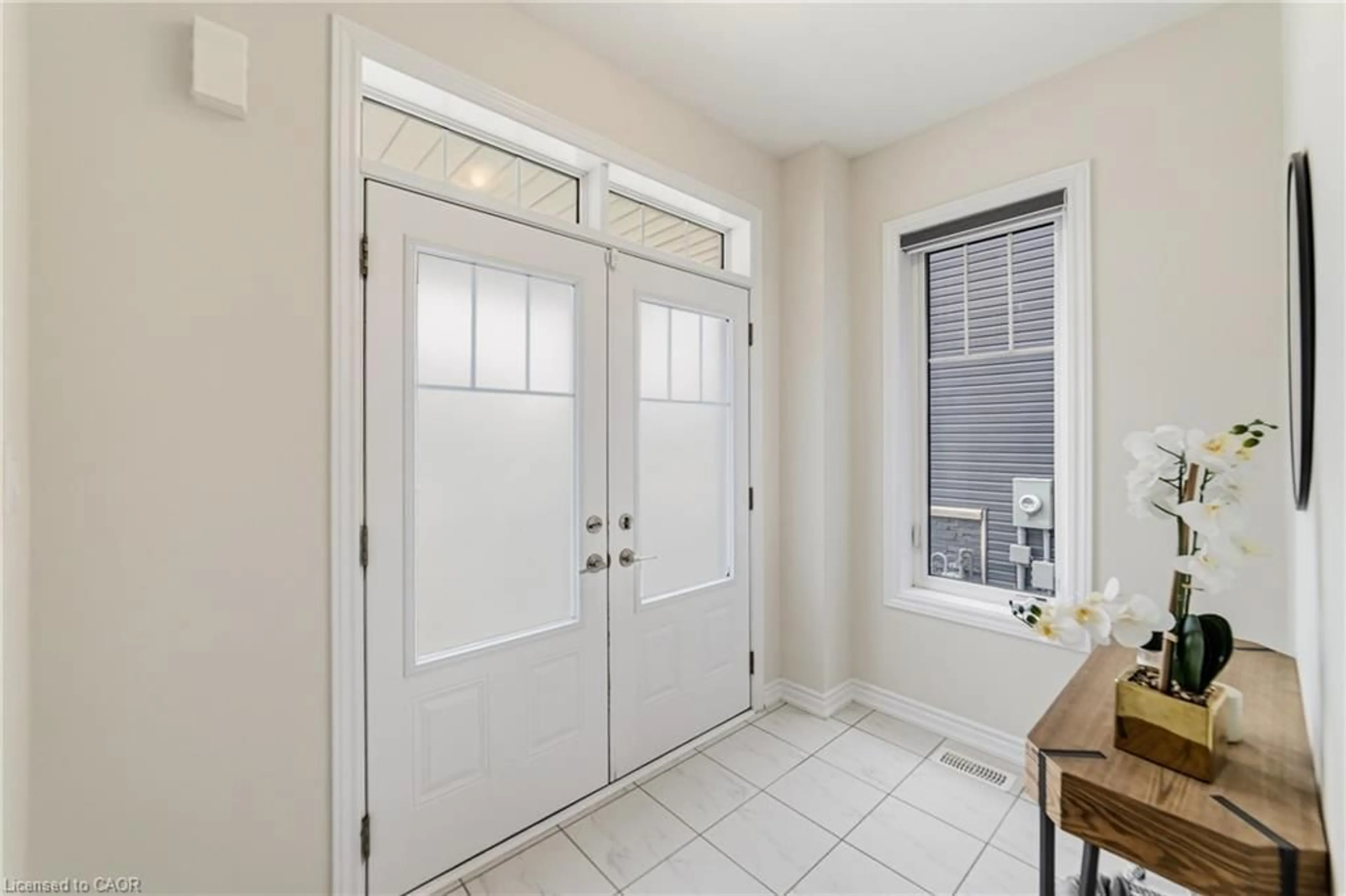 Indoor entryway for 79 Rainbow Dr, Caledonia Ontario N3W 0E8