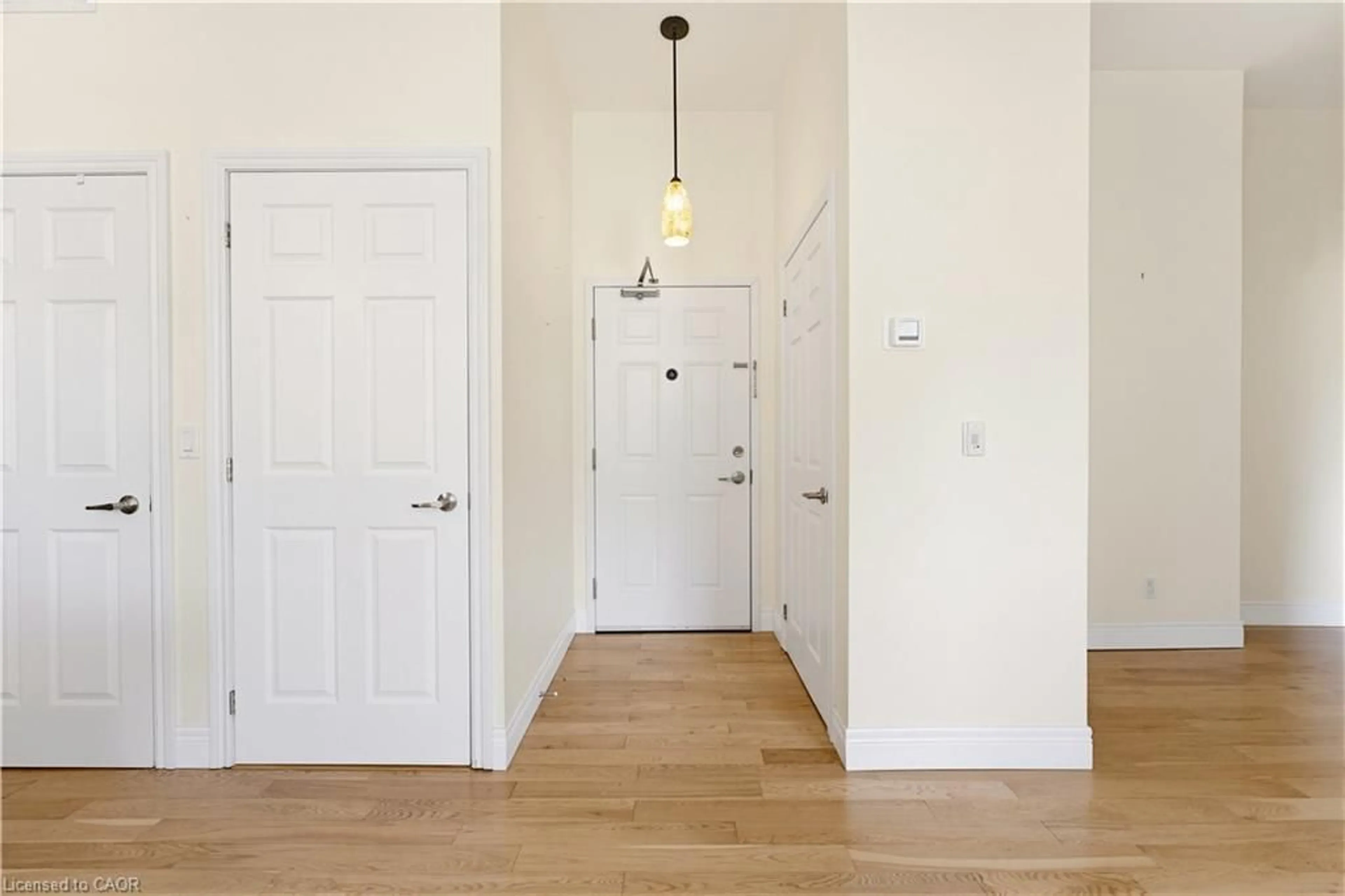 Indoor entryway for 140 West River St #301, Paris Ontario N3L 0B7