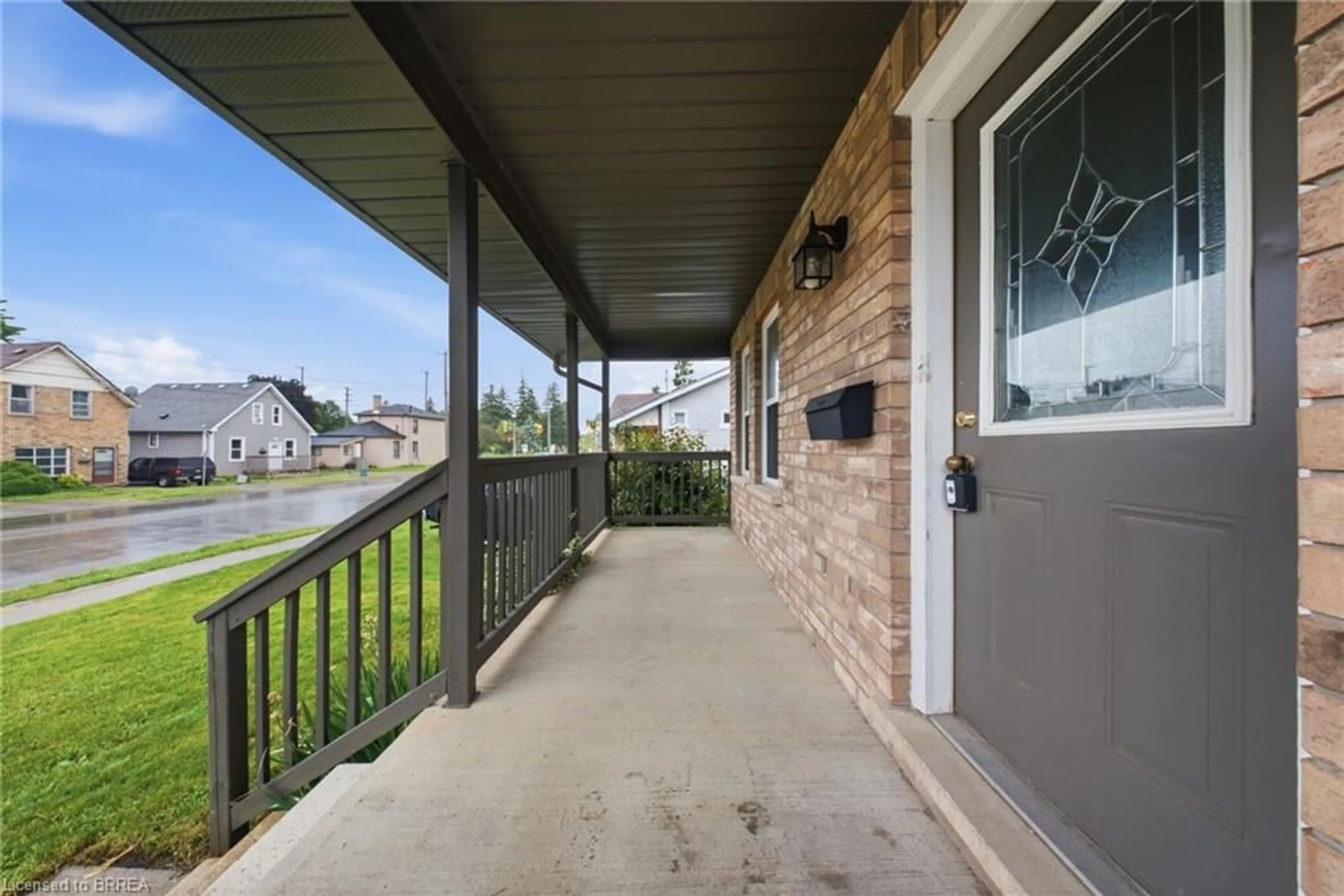 Patio, street for 12 Elgin St, Brantford Ontario N3R 1E6
