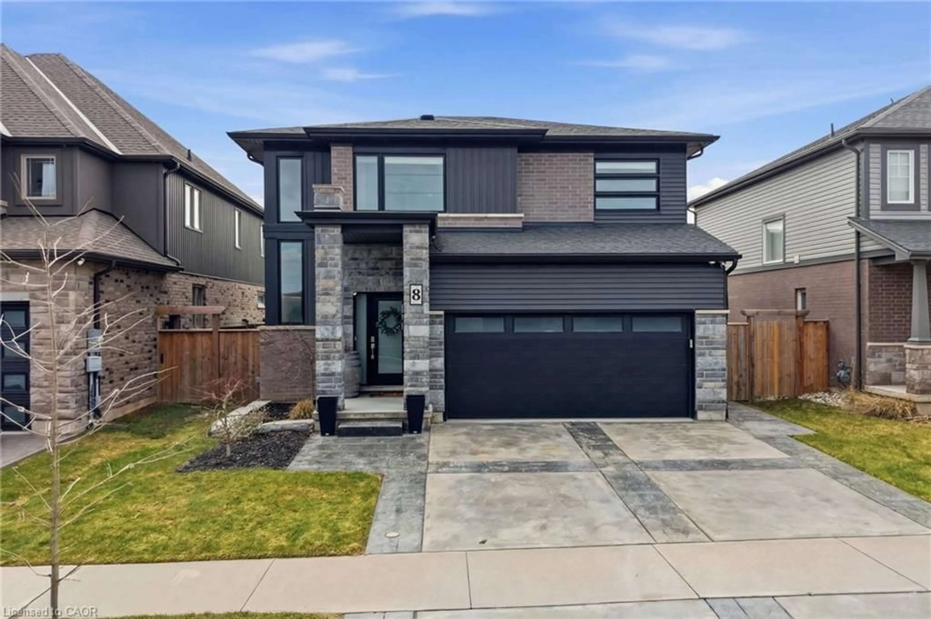 Home with brick exterior material, street for 8 Myrtle St, Fonthill Ontario L0S 1E6