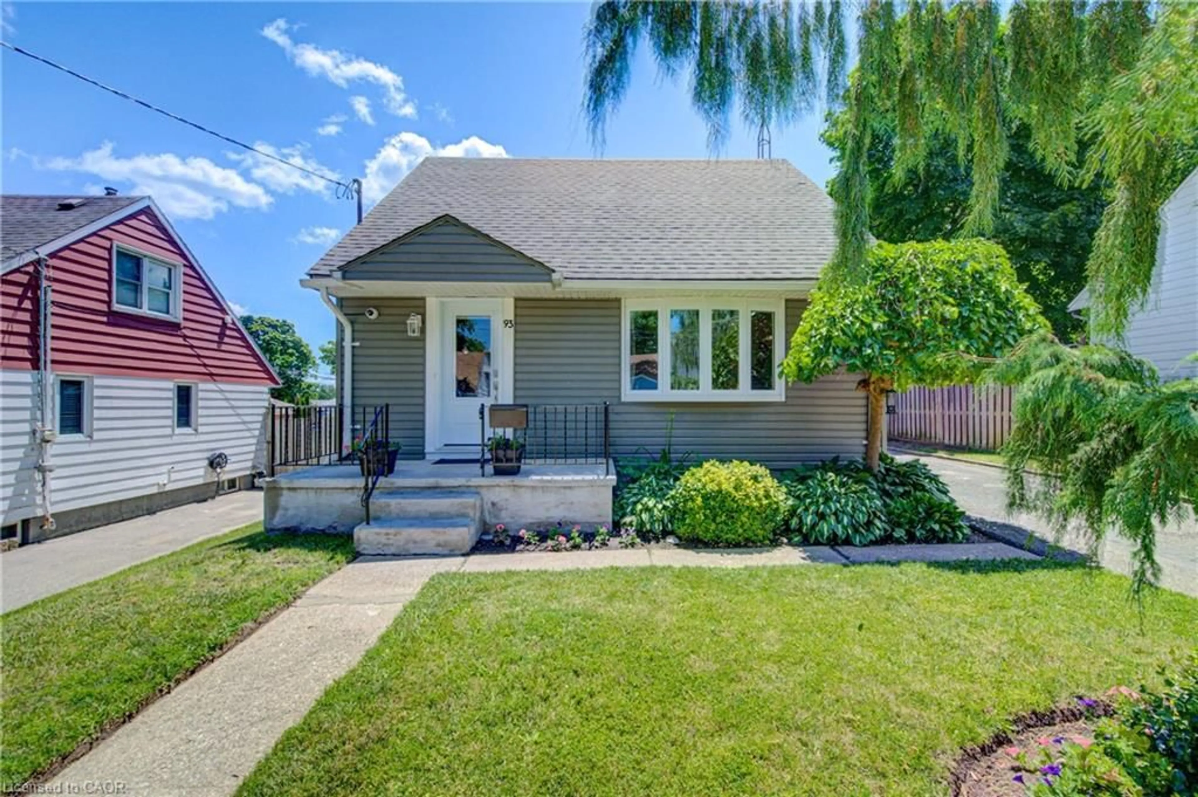 Home with vinyl exterior material, street for 93 Stewart Ave, Cambridge Ontario N1R 2V1