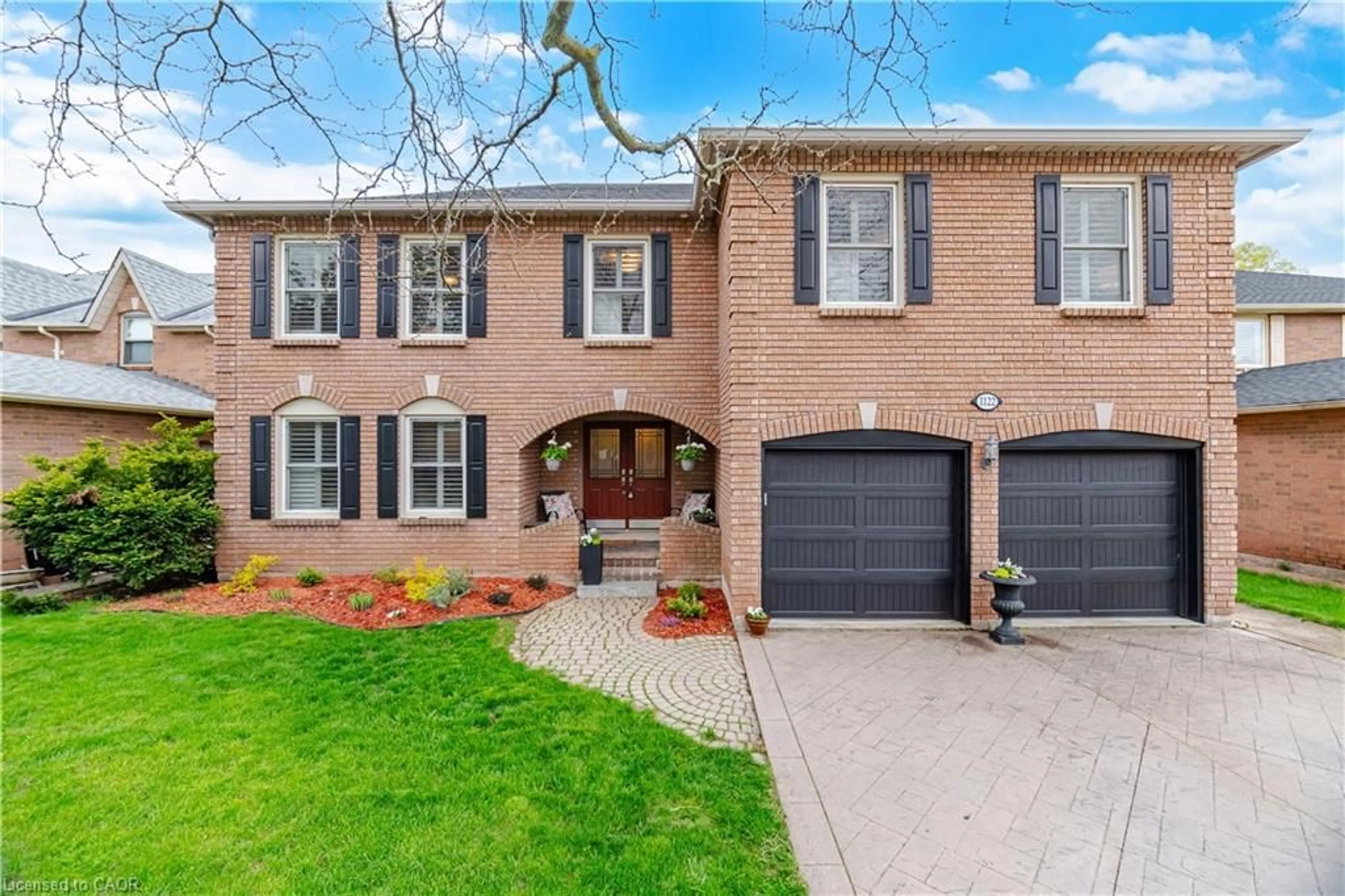 Home with brick exterior material, street for 1122 Berkshire Crt, Oakville Ontario L6M 2L6