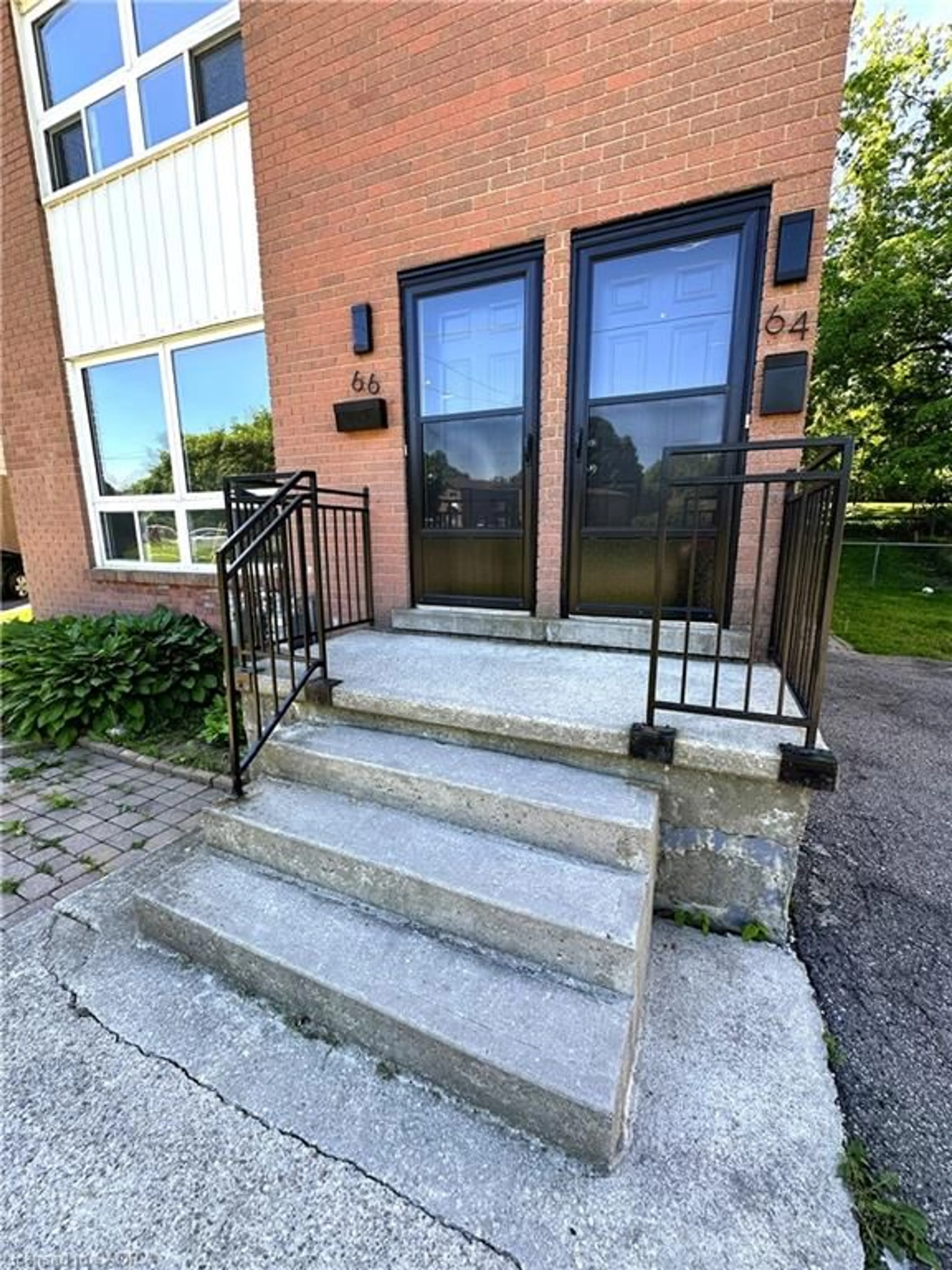 Unknown for 64-66 Oakwood Ave, Simcoe Ontario N3Y 1H6