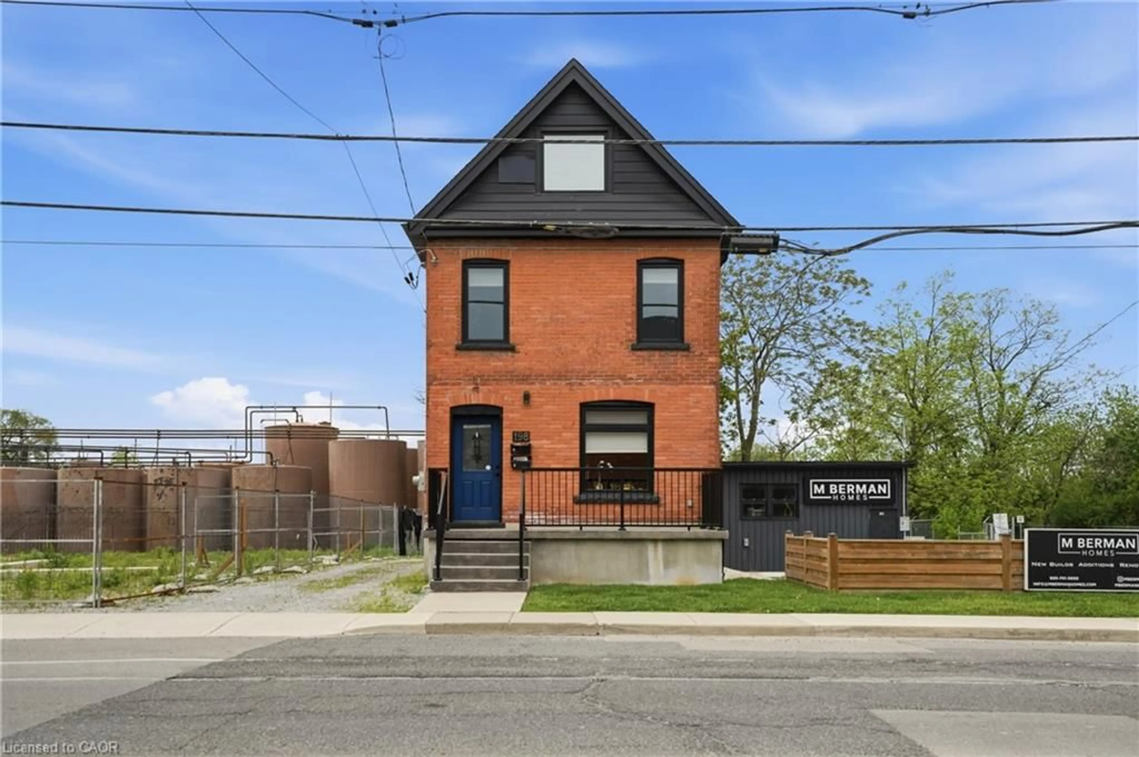 Home with brick exterior material, street for 198 Dundurn St, Hamilton Ontario L8P 4K3