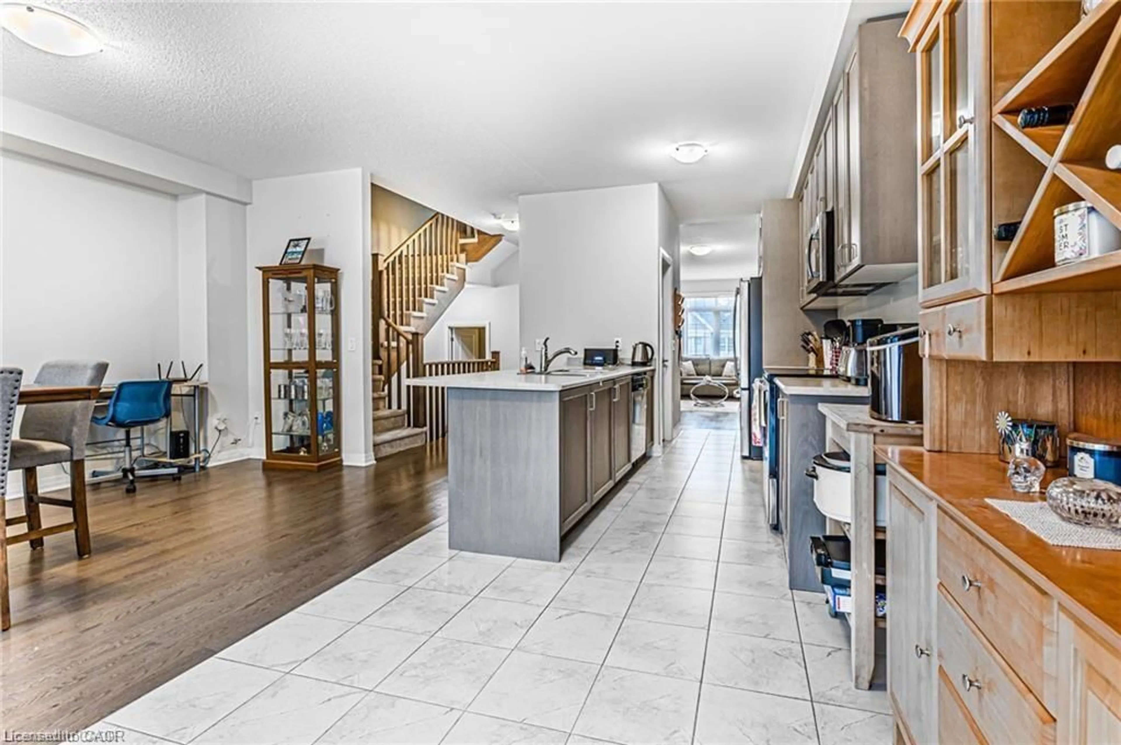 Open concept kitchen, ceramic/tile floor for 4084 Fracchioni Dr, Beamsville Ontario L0R 1B4