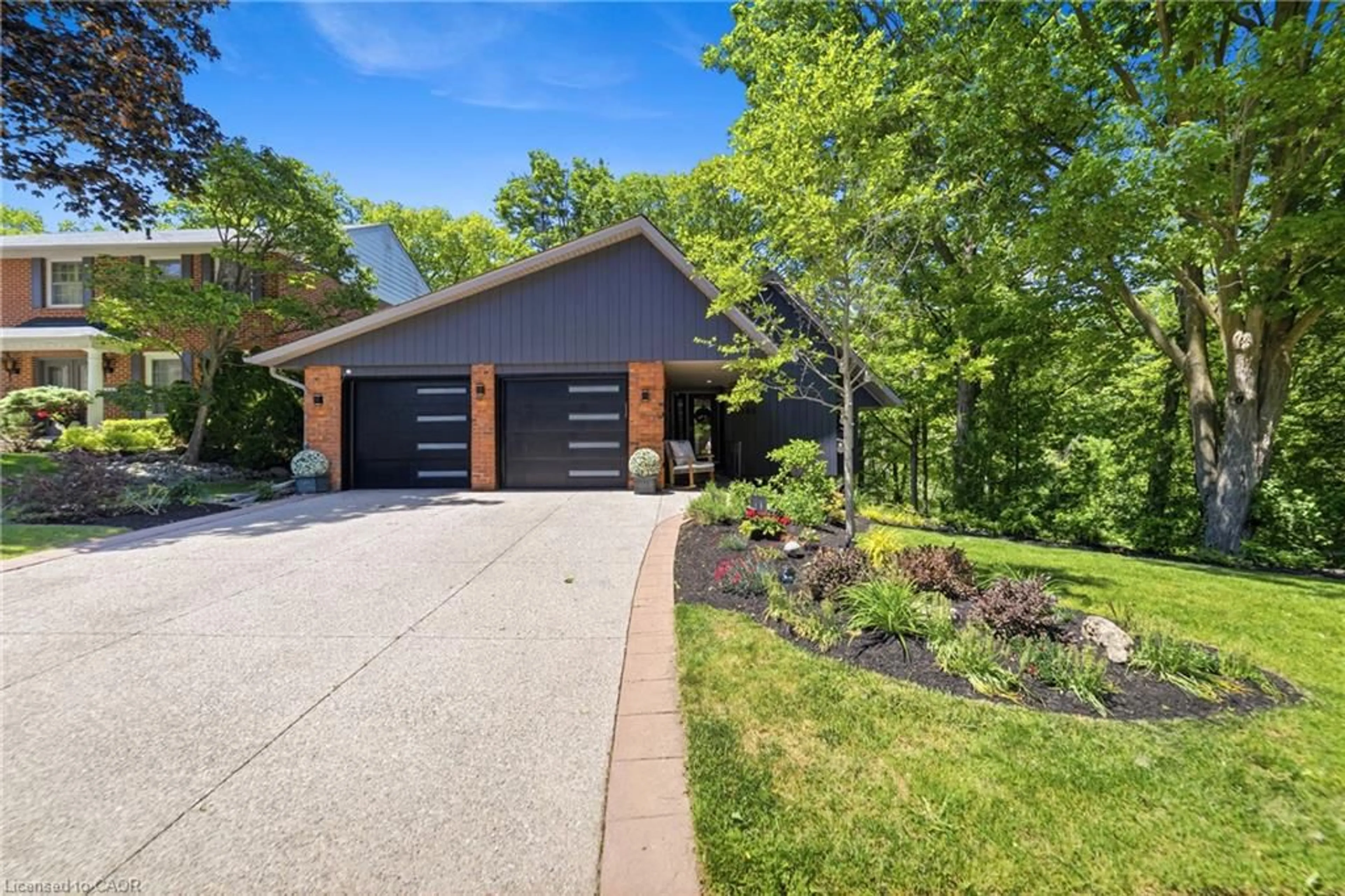 Home with brick exterior material, unknown for 1145 Forestvale Dr, Burlington Ontario L7P 3G6