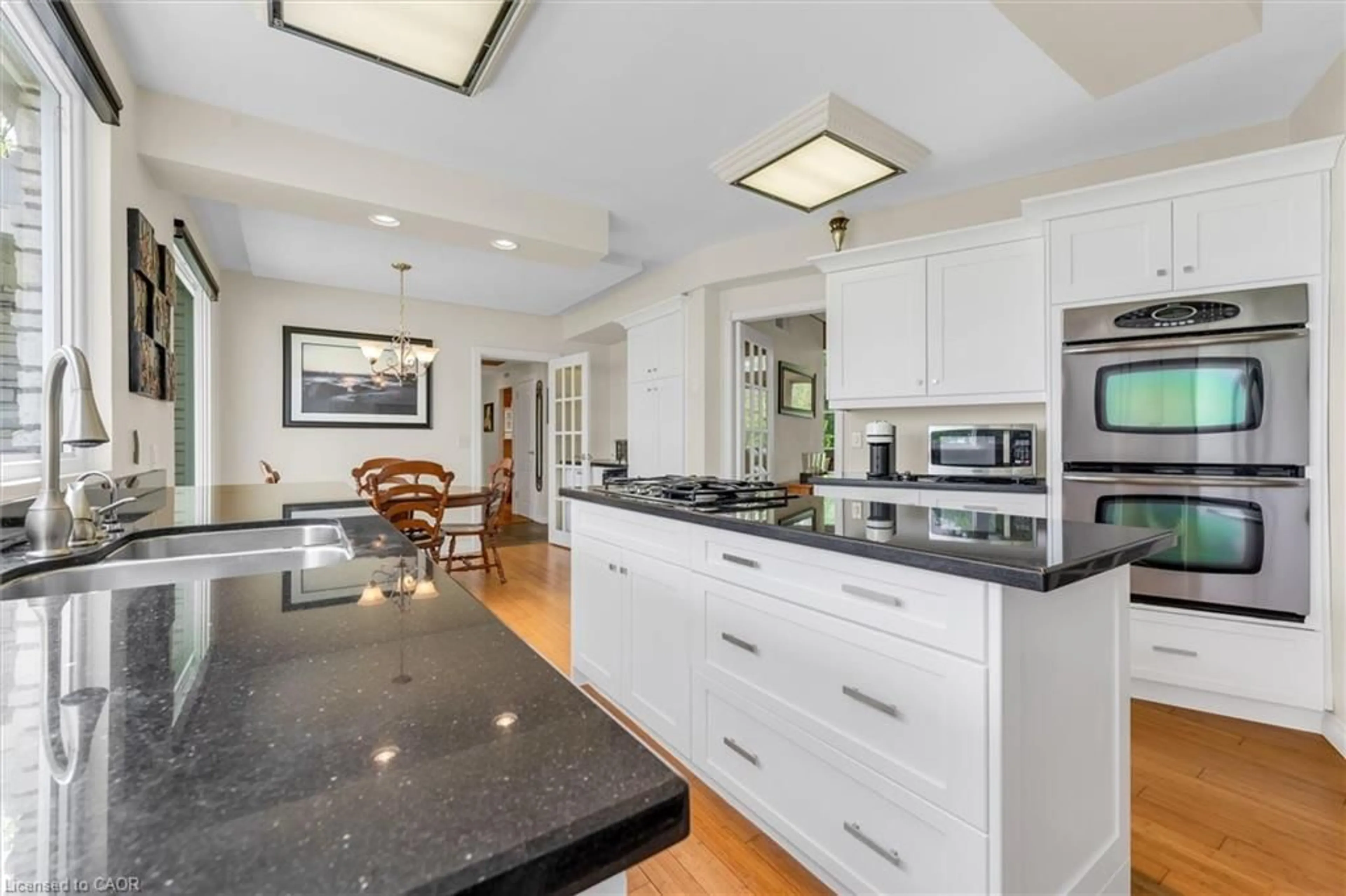Open concept kitchen, ceramic/tile floor for 899 Niagara Pky, Fort Erie Ontario L2A 5M4