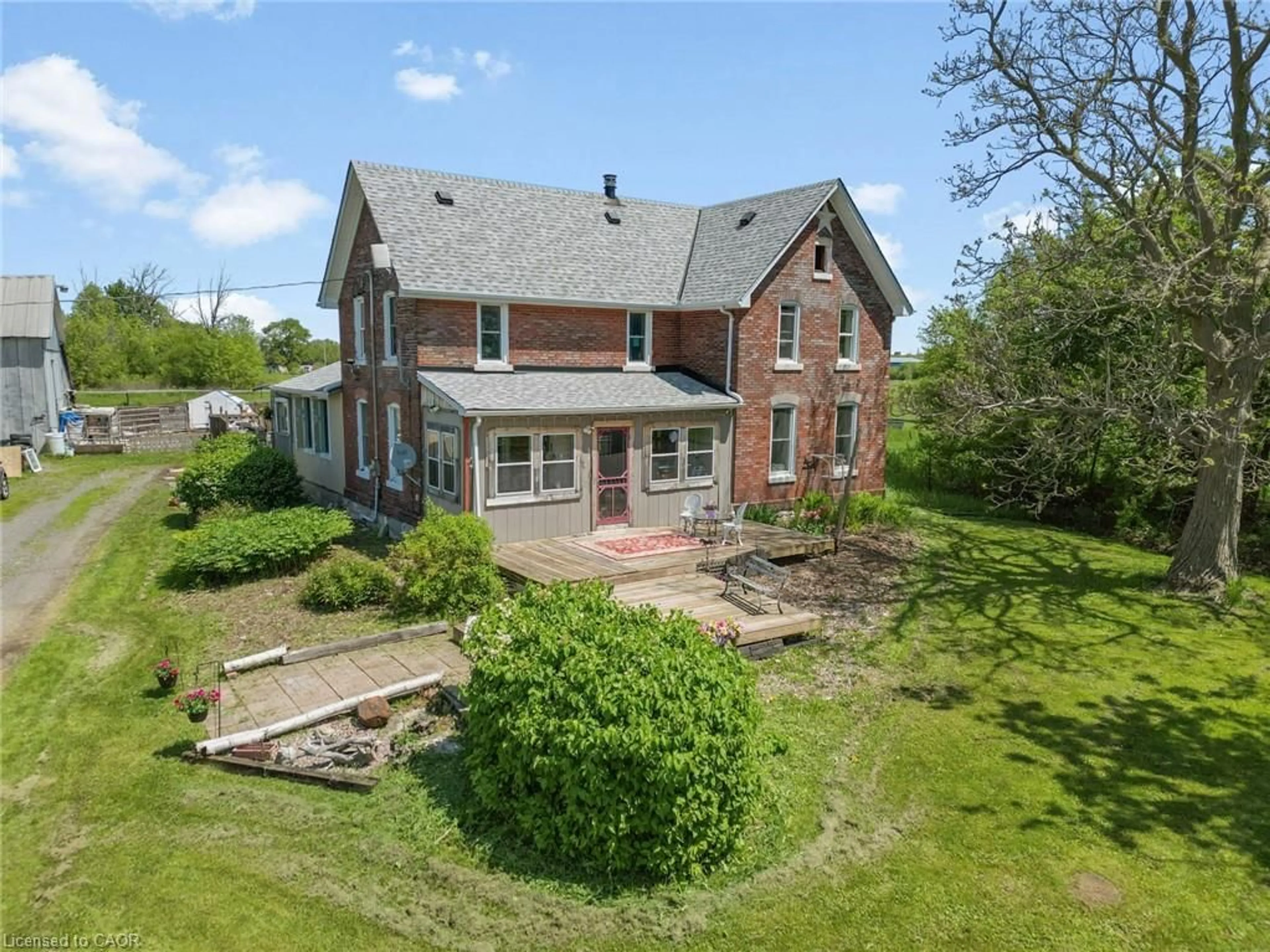 A pic from outside/outdoor area/front of a property/back of a property/a pic from drone, building for 4750 Sherkston Rd, Port Colborne Ontario L0S 1R0