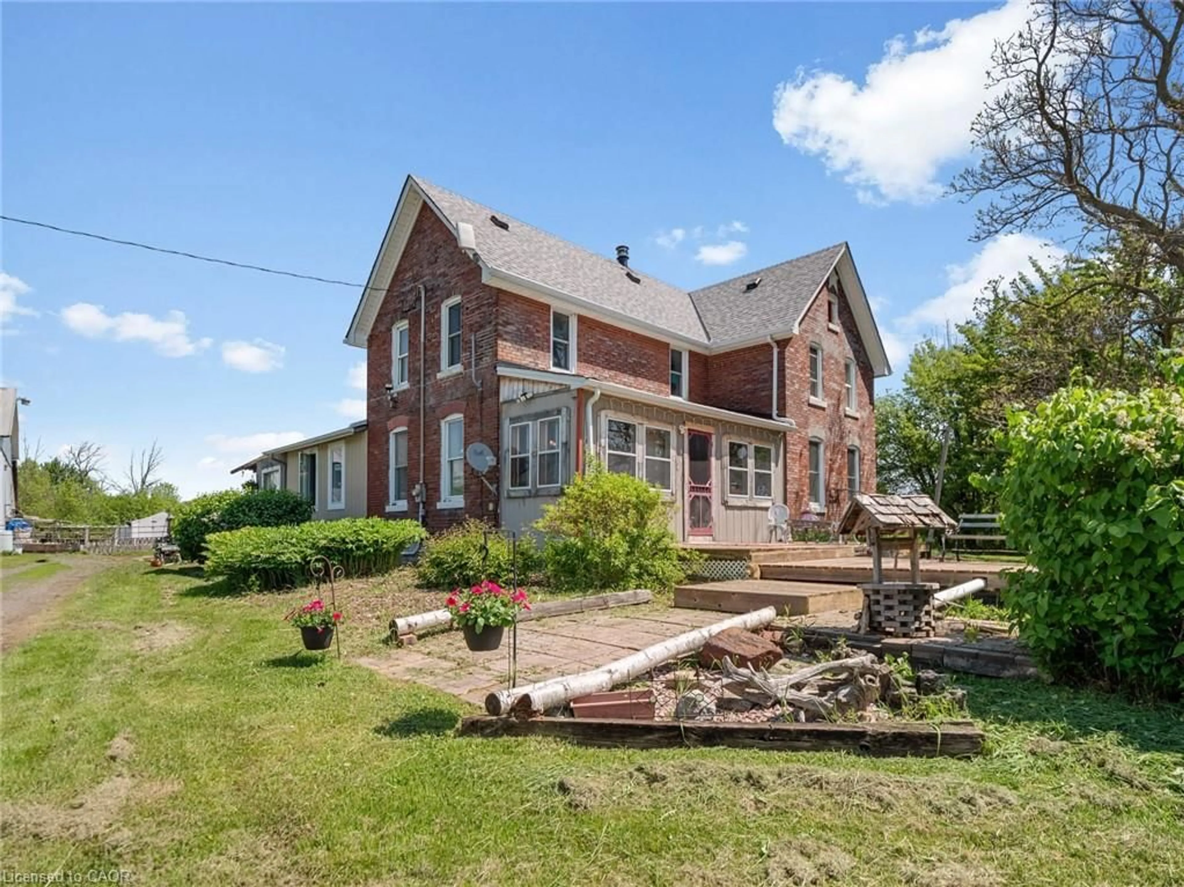 A pic from outside/outdoor area/front of a property/back of a property/a pic from drone, building for 4750 Sherkston Rd, Port Colborne Ontario L0S 1R0