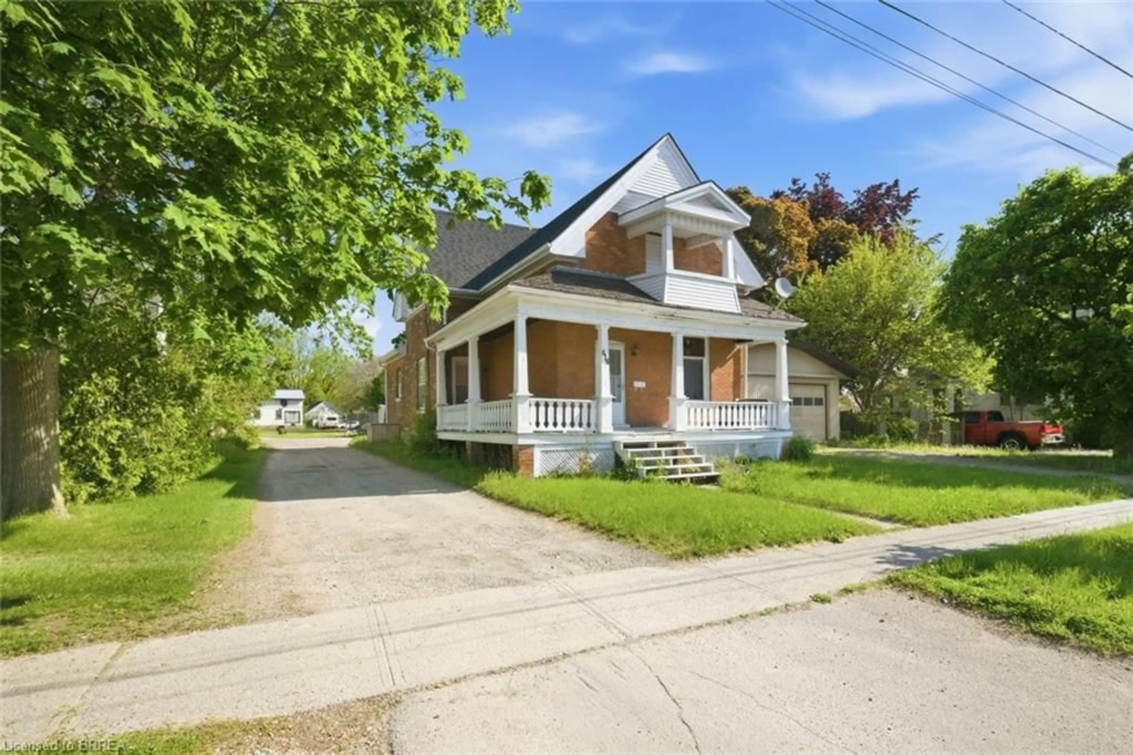 Unknown for 816 Colborne St, Brantford Ontario N3S 3S4