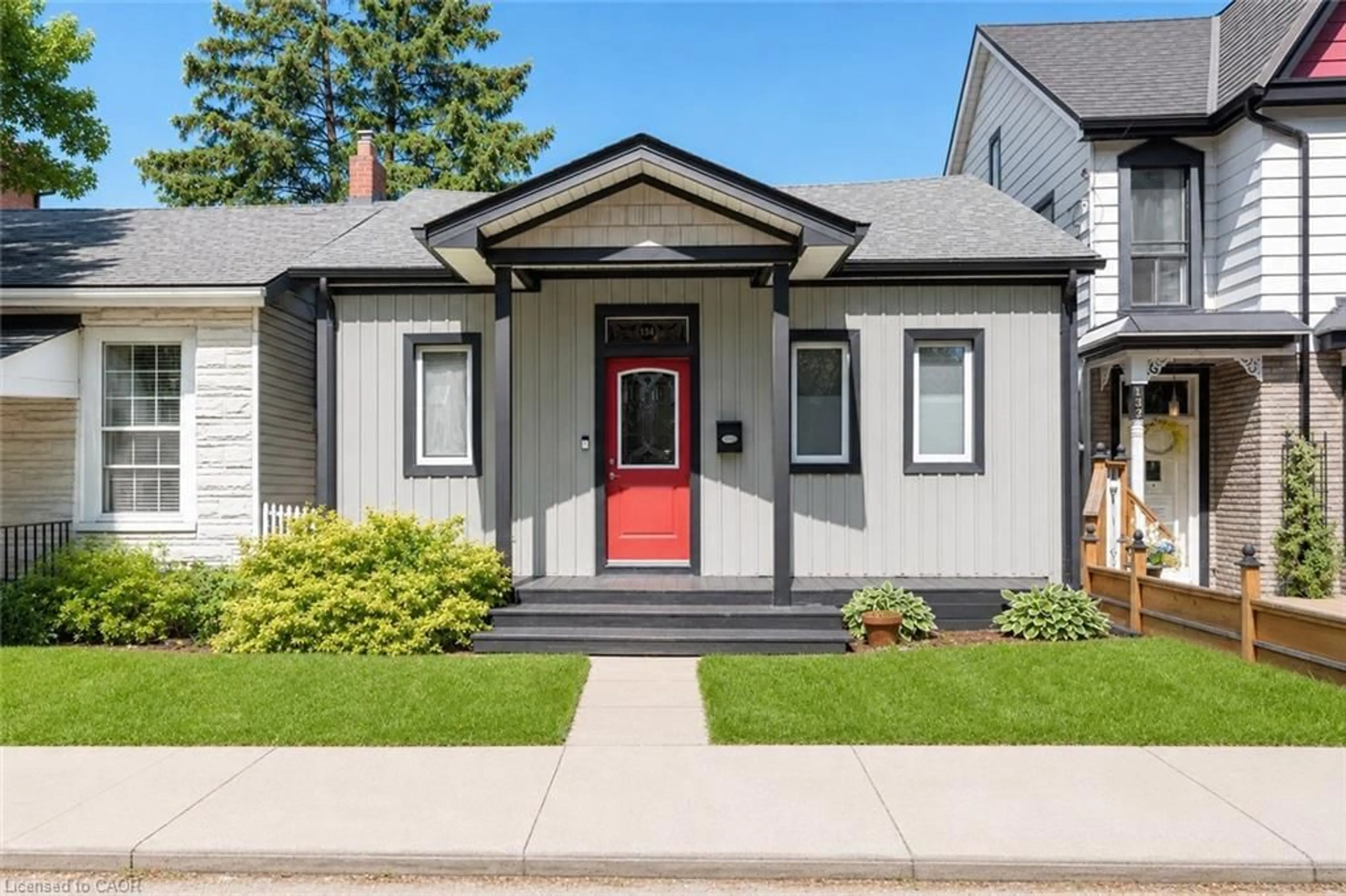 Home with vinyl exterior material, street for 134 Erie Ave, Hamilton Ontario L8N 2W8