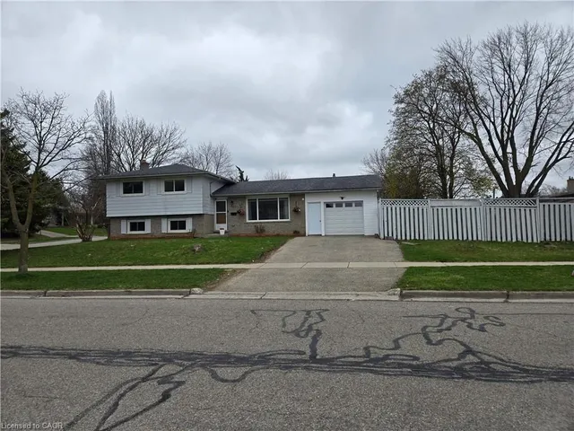 261 Overlea Dr, Kitchener 2