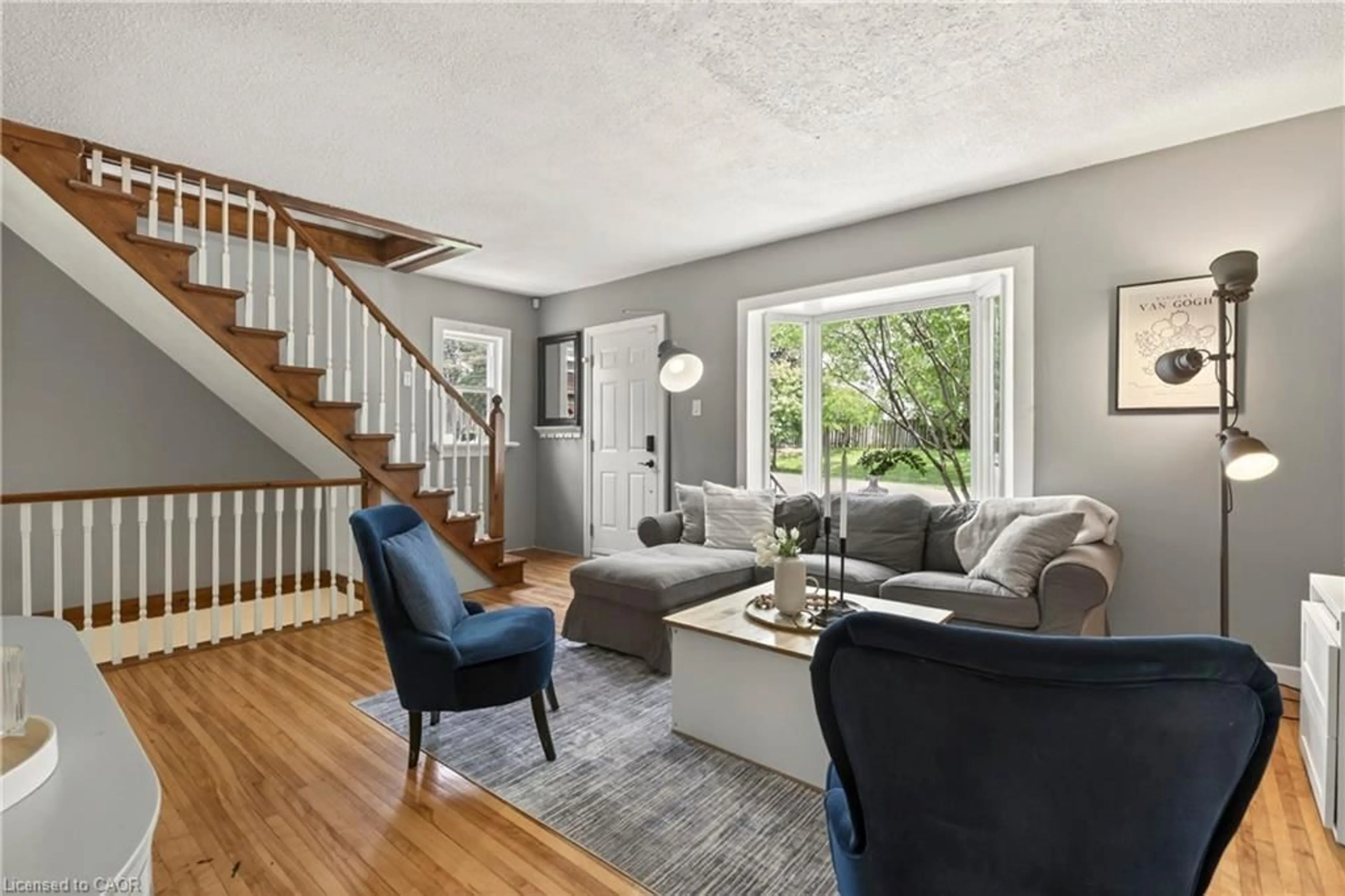 Living room with furniture, unknown for 7 East St, Dundas Ontario L9H 1N6