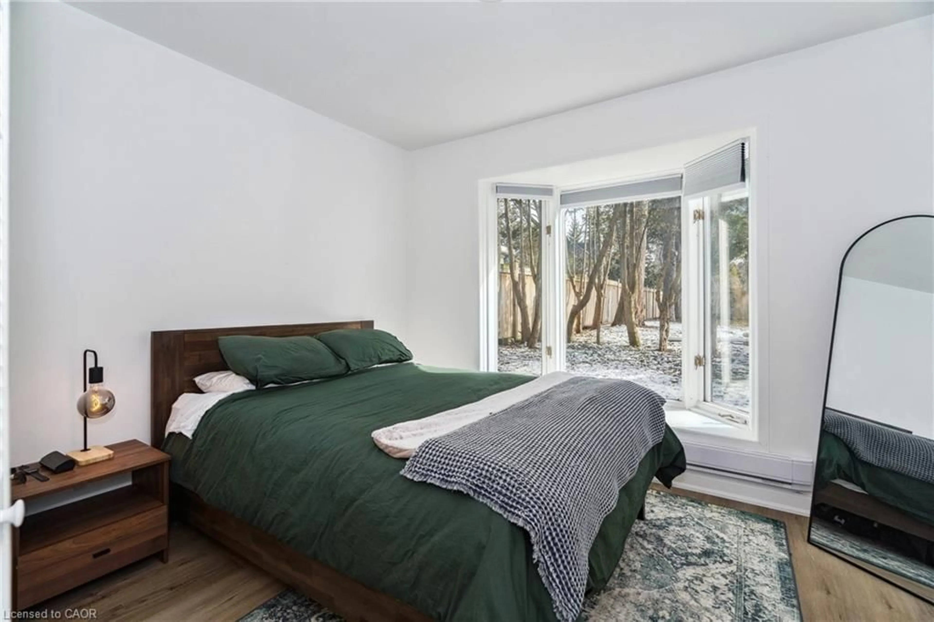 Bedroom with bed, unknown for 1182 Linbrook Rd #5, Oakville Ontario L6J 2L4