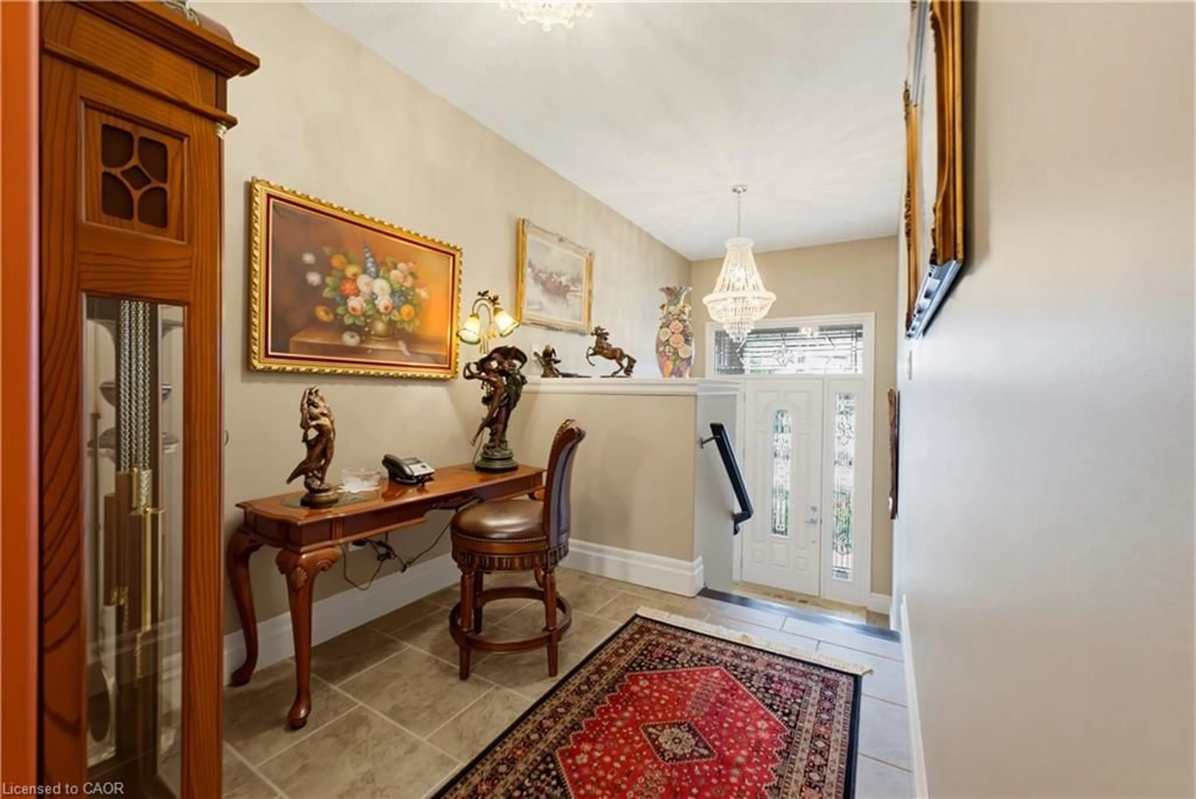 Indoor foyer for 123 Oak Park Dr, Waterloo Ontario N2K 0B3