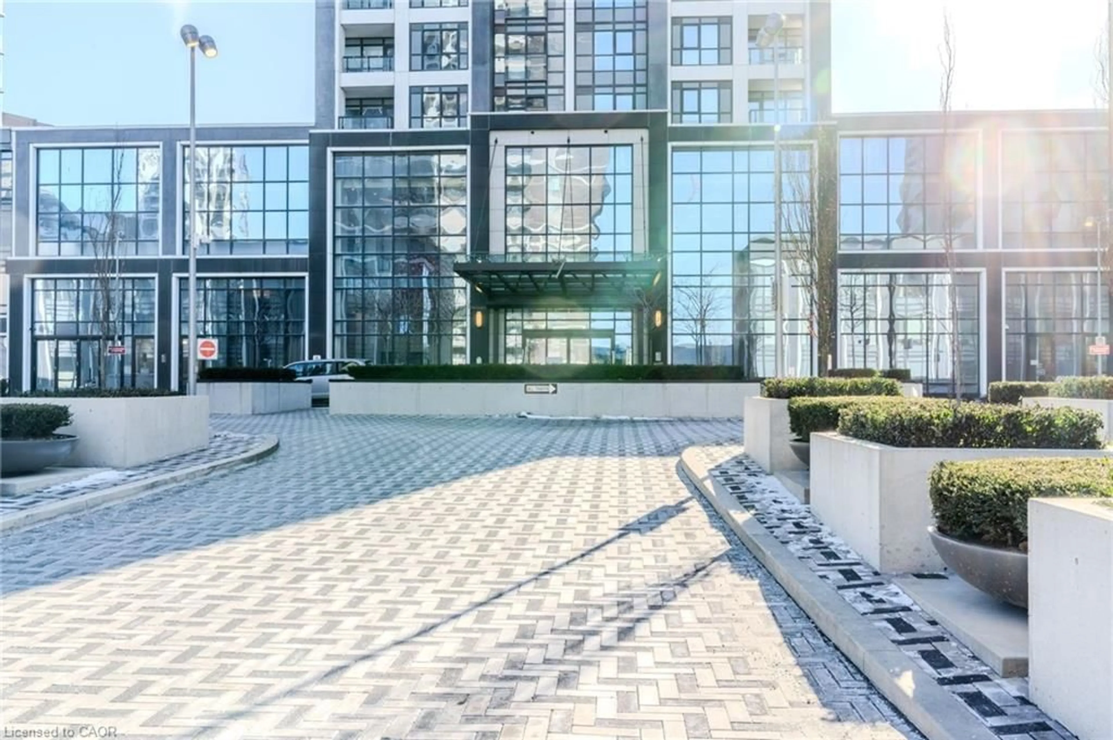Patio, street for 7 Mabelle Ave #PH07, Toronto Ontario M9A 4X7