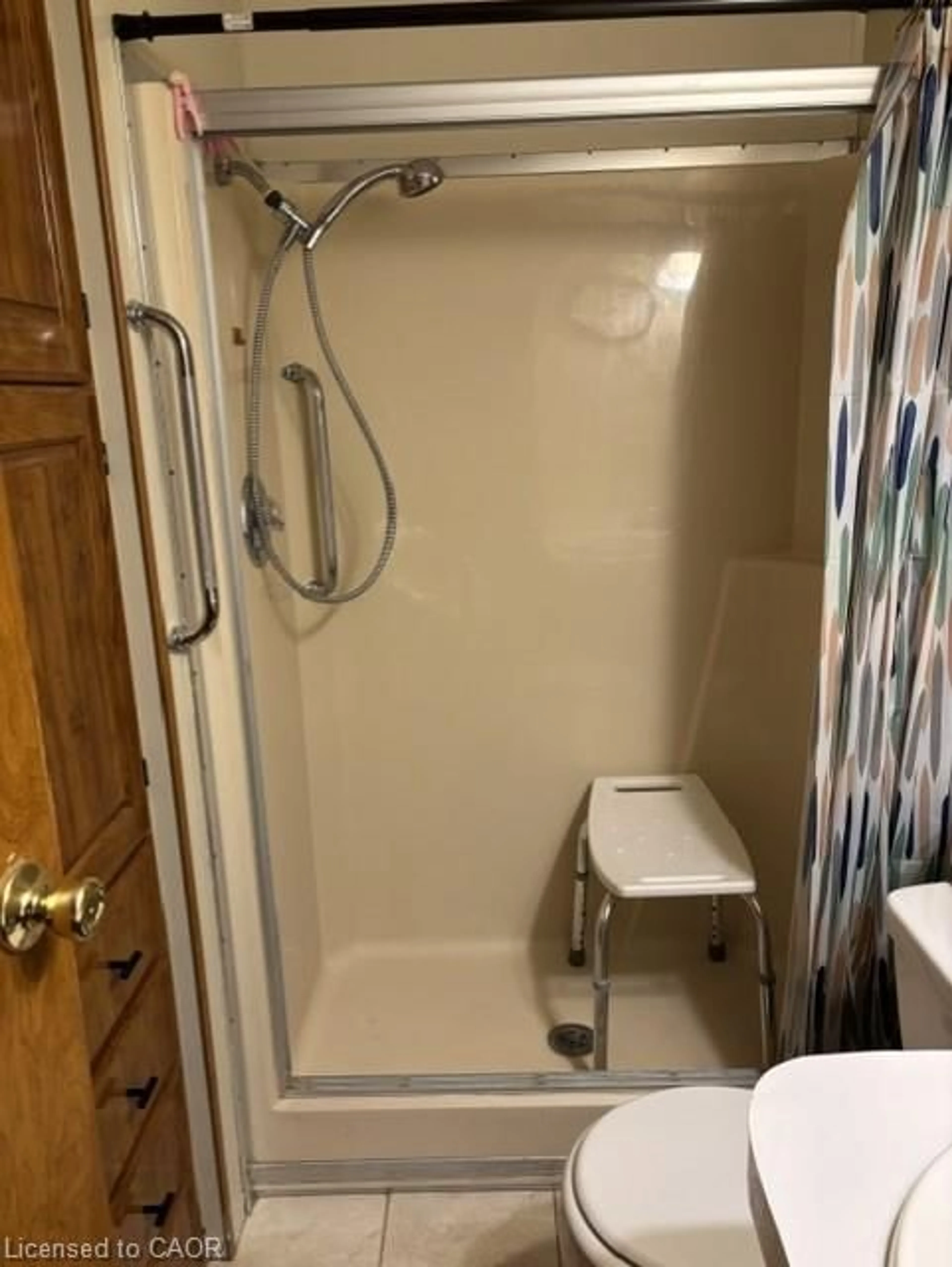 Standard bathroom, floor is not visible for 580 Beaver Creek Rd #203, Waterloo Ontario N2J 3Z4
