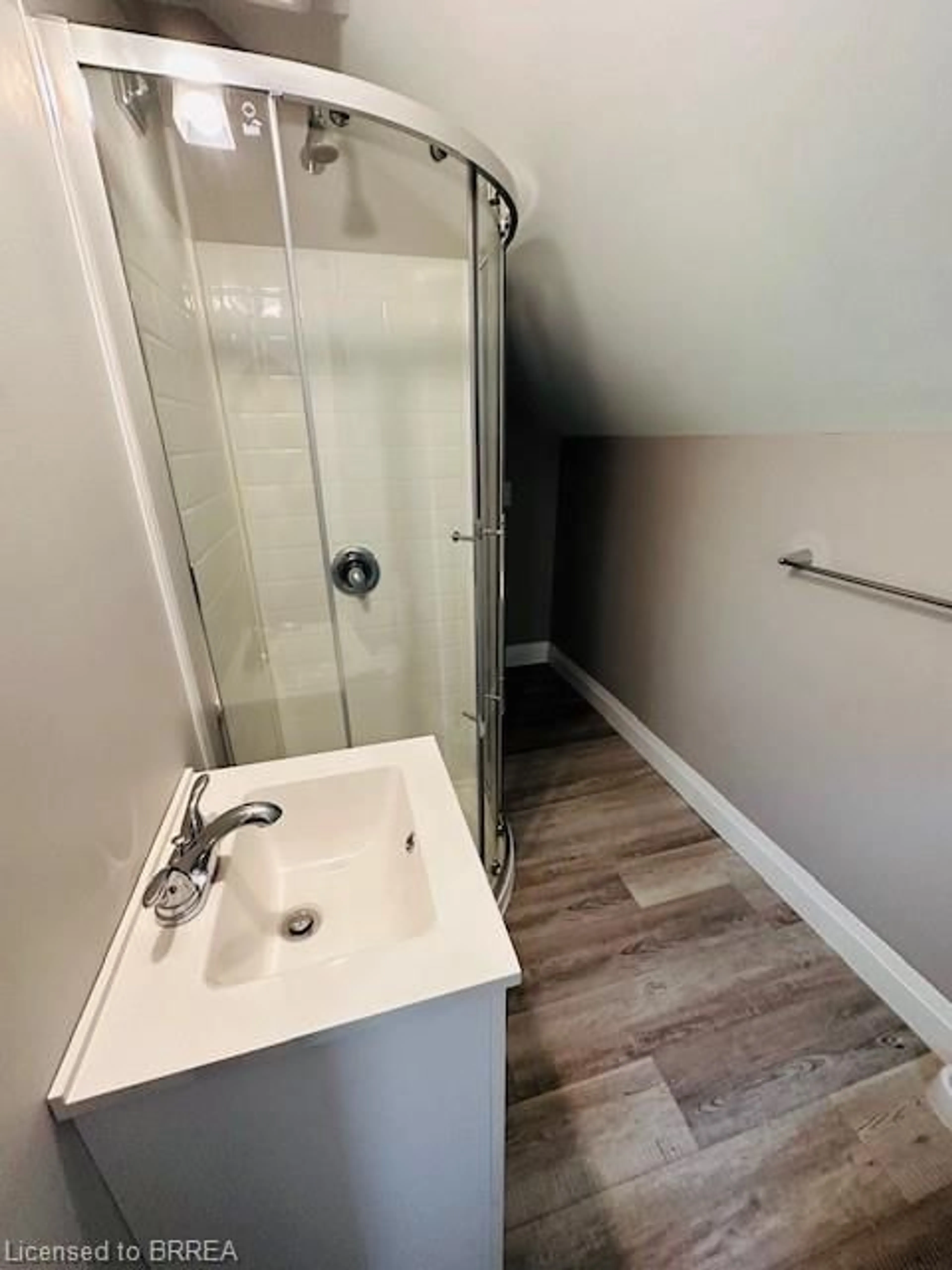 Unknown for 111 Spring St, Brantford Ontario N3T 4M6