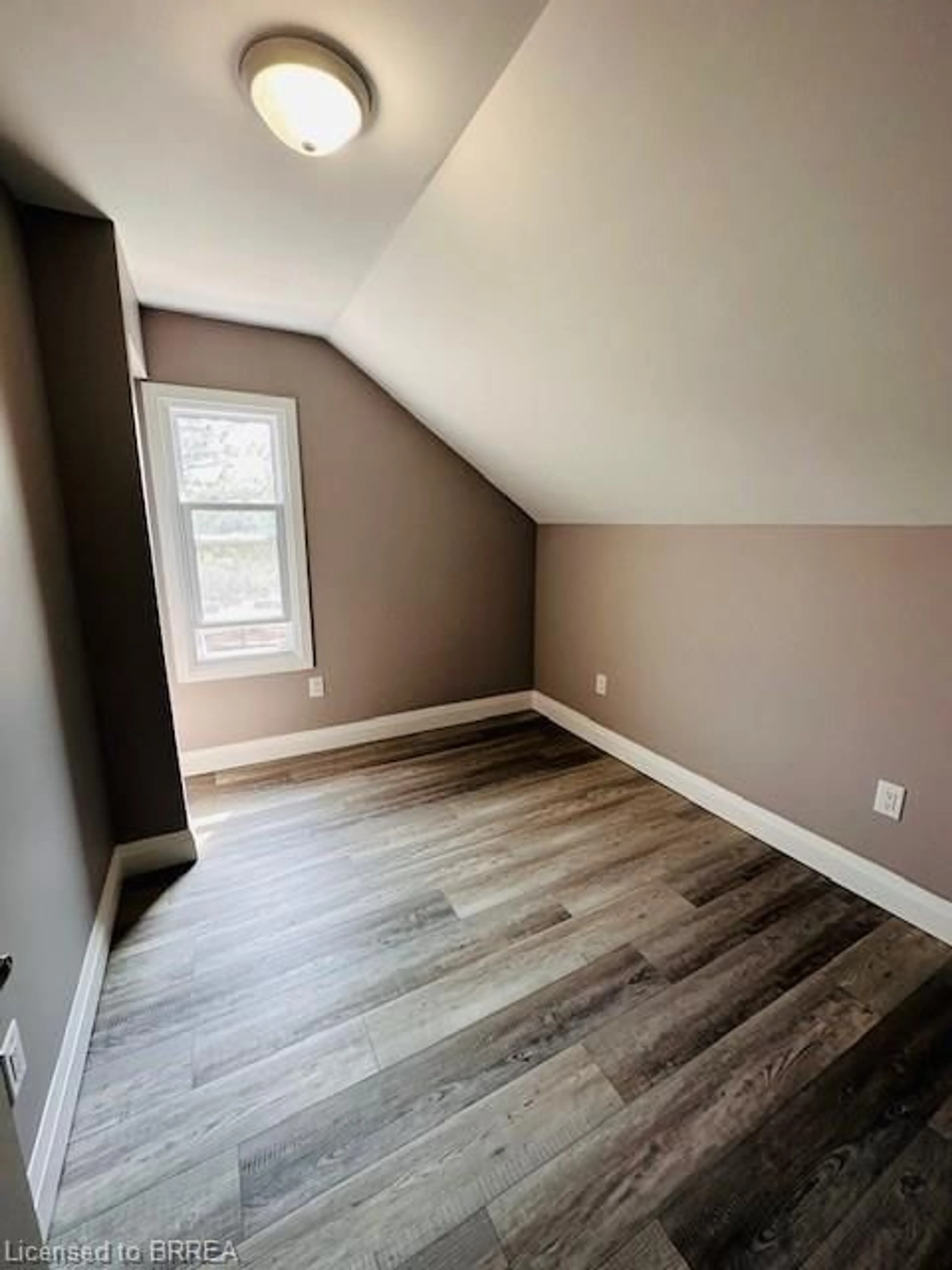 A pic of a room for 111 Spring St, Brantford Ontario N3T 4M6
