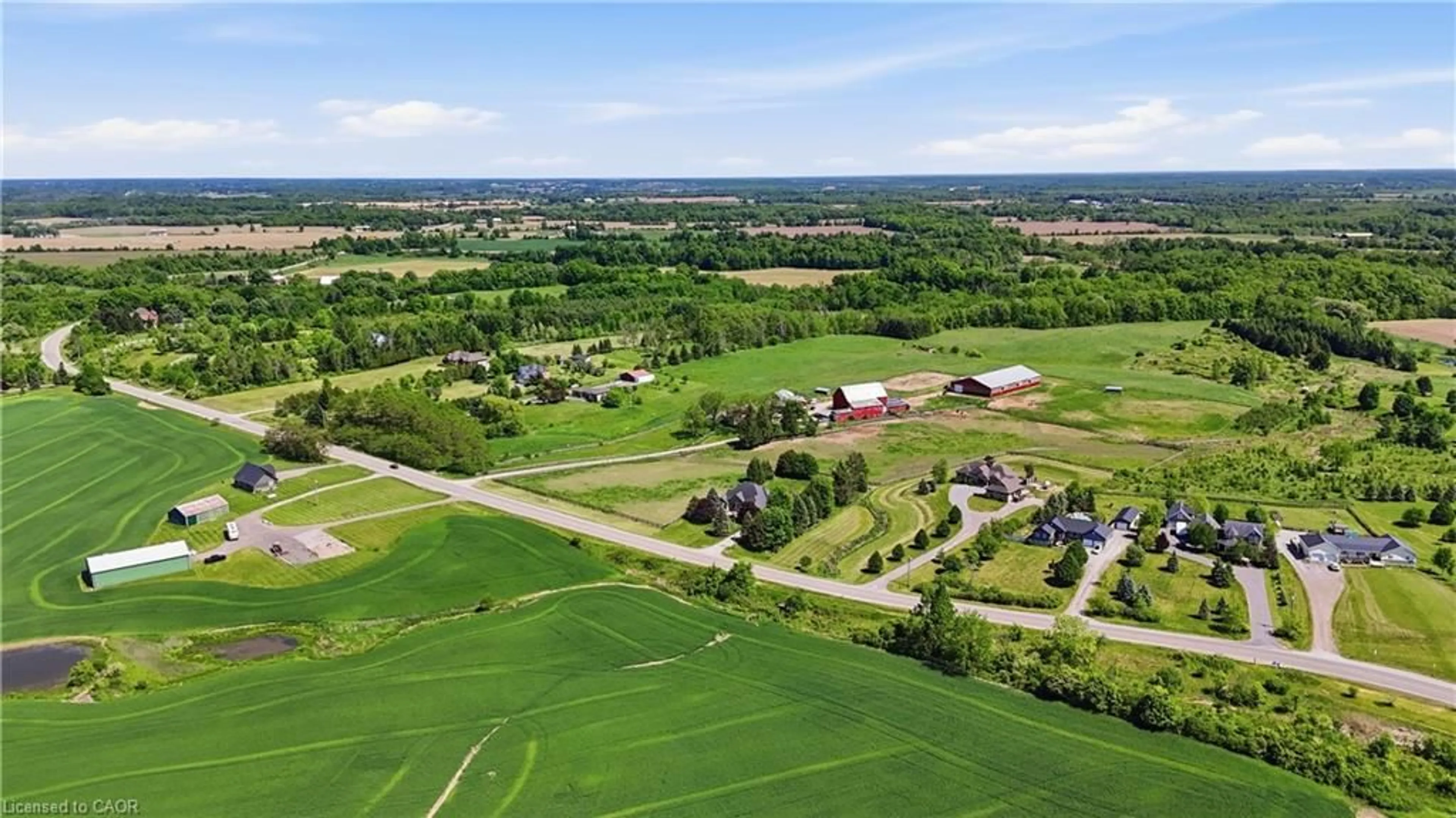A pic from outside/outdoor area/front of a property/back of a property/a pic from drone, unknown for 19 Baptist Church Rd, Brantford Ontario N3T 5L4