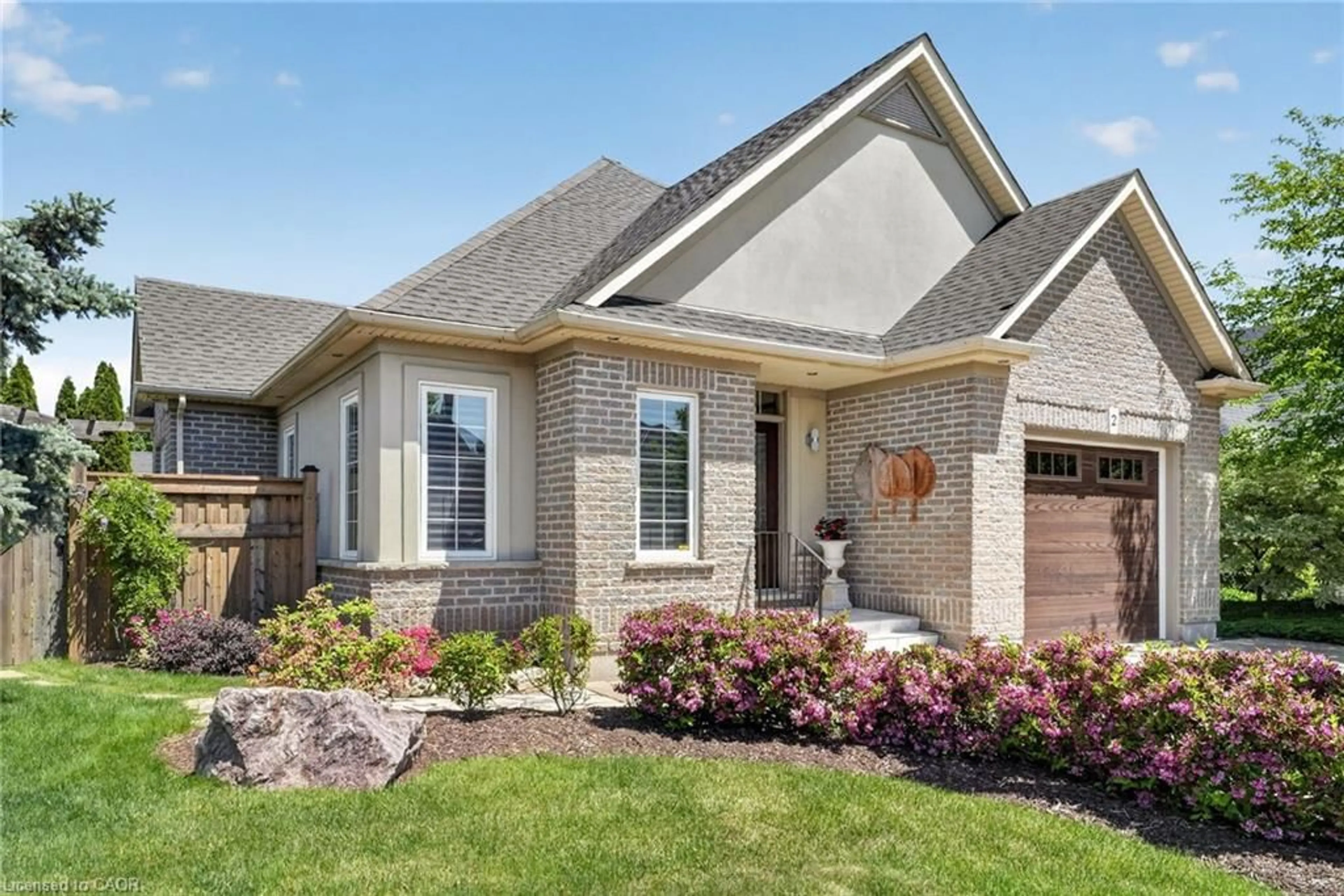 Home with brick exterior material, street for 2 Seyval Pl, Niagara-on-the-Lake Ontario L0S 1J0