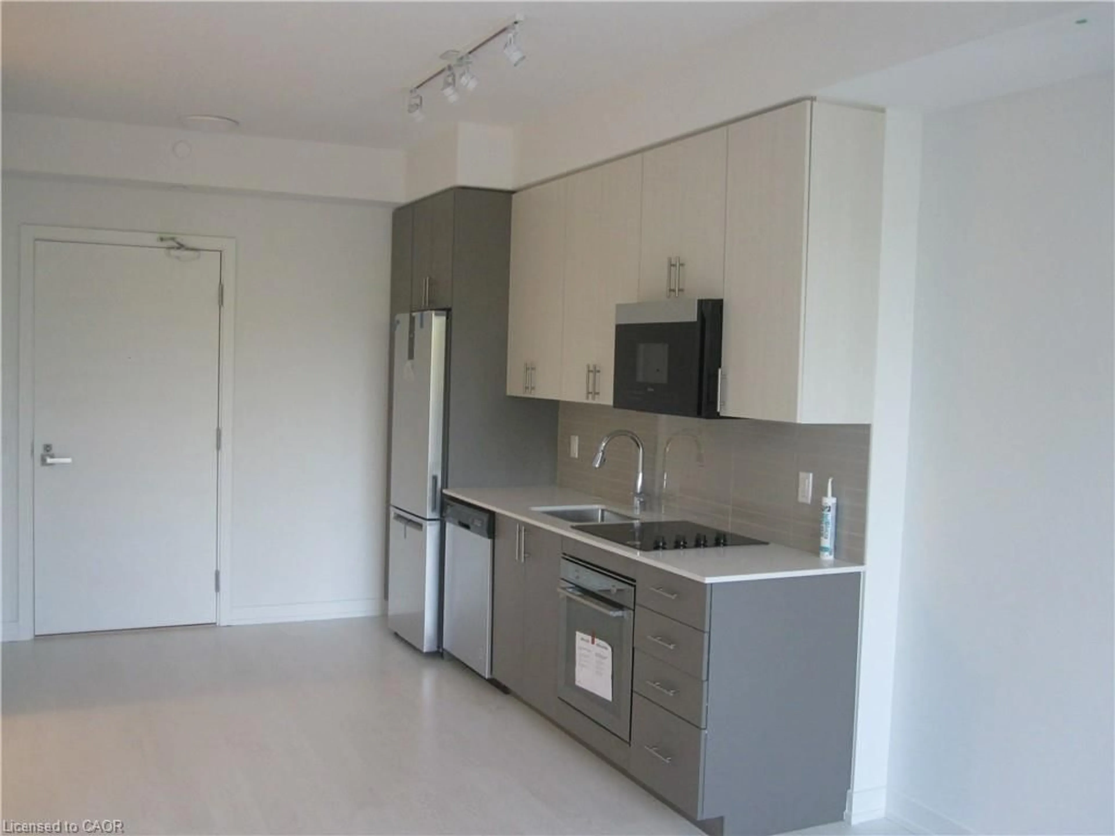 Standard kitchen, unknown for 415 Main St #314, Hamilton Ontario L8P 0C9