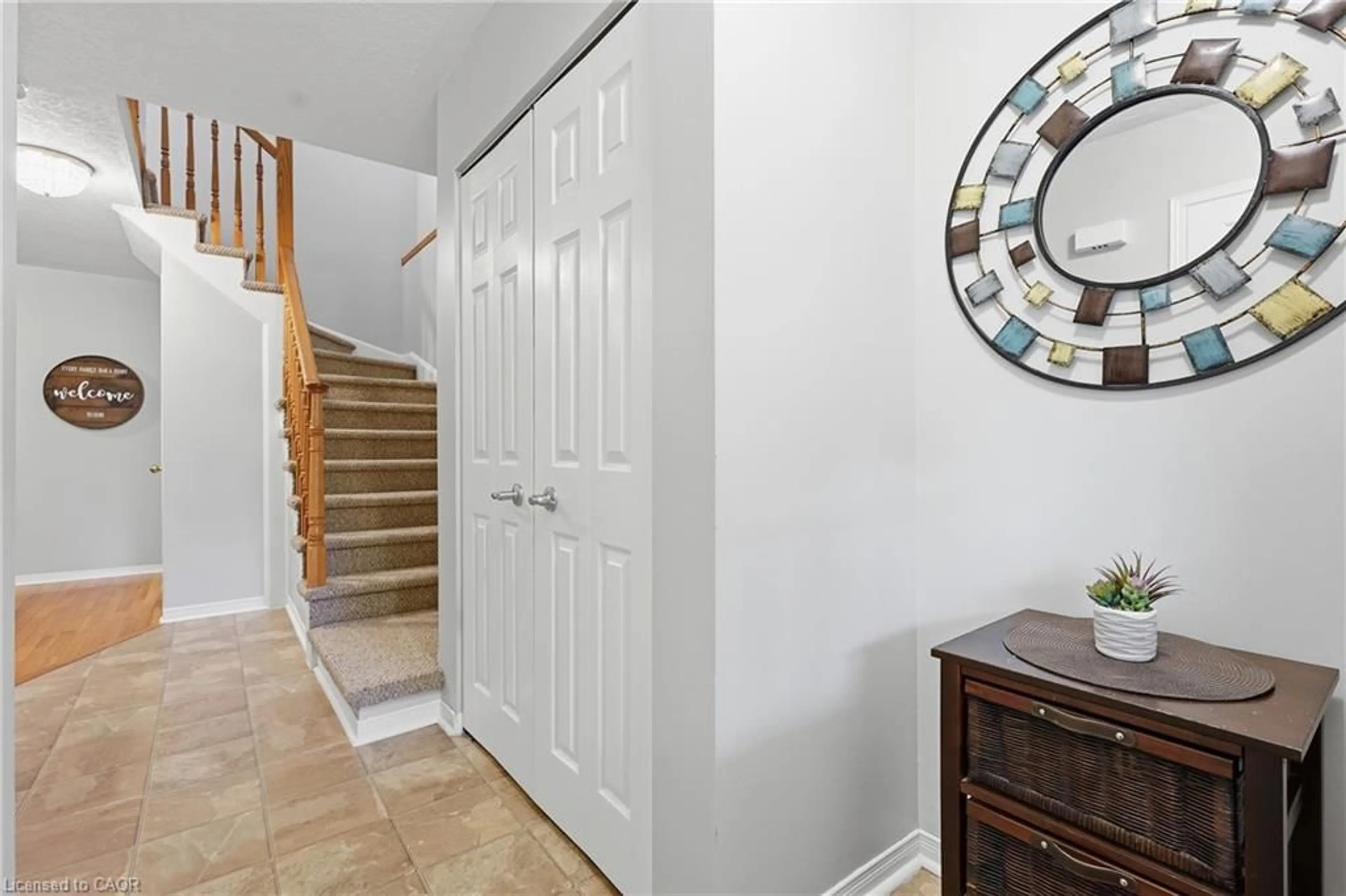Indoor entryway for 6 Harness Lane, Elmira Ontario N3B 3K5