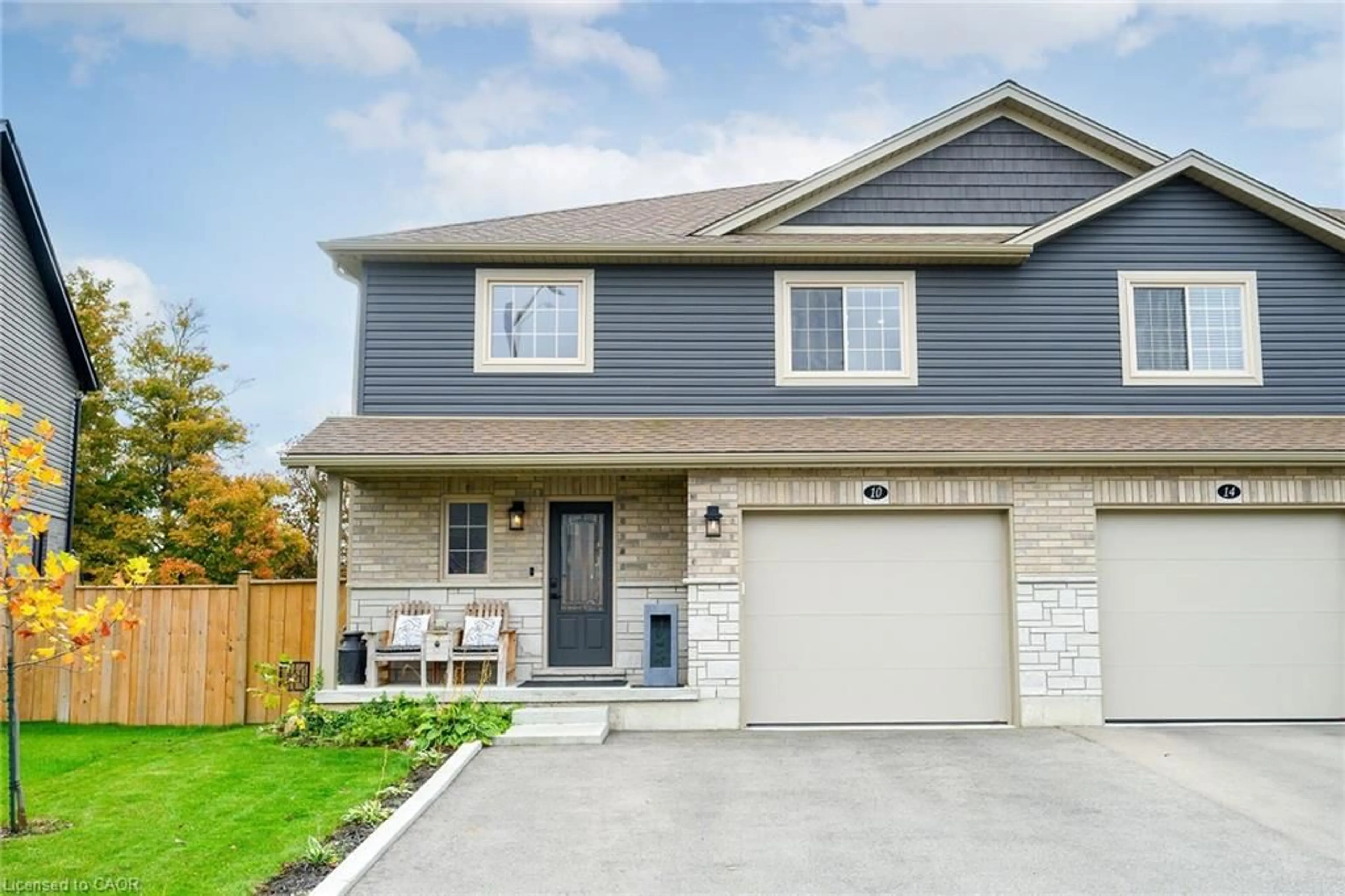 Home with vinyl exterior material, street for 10 Amber St, Waterford Ontario N0E 1Y0