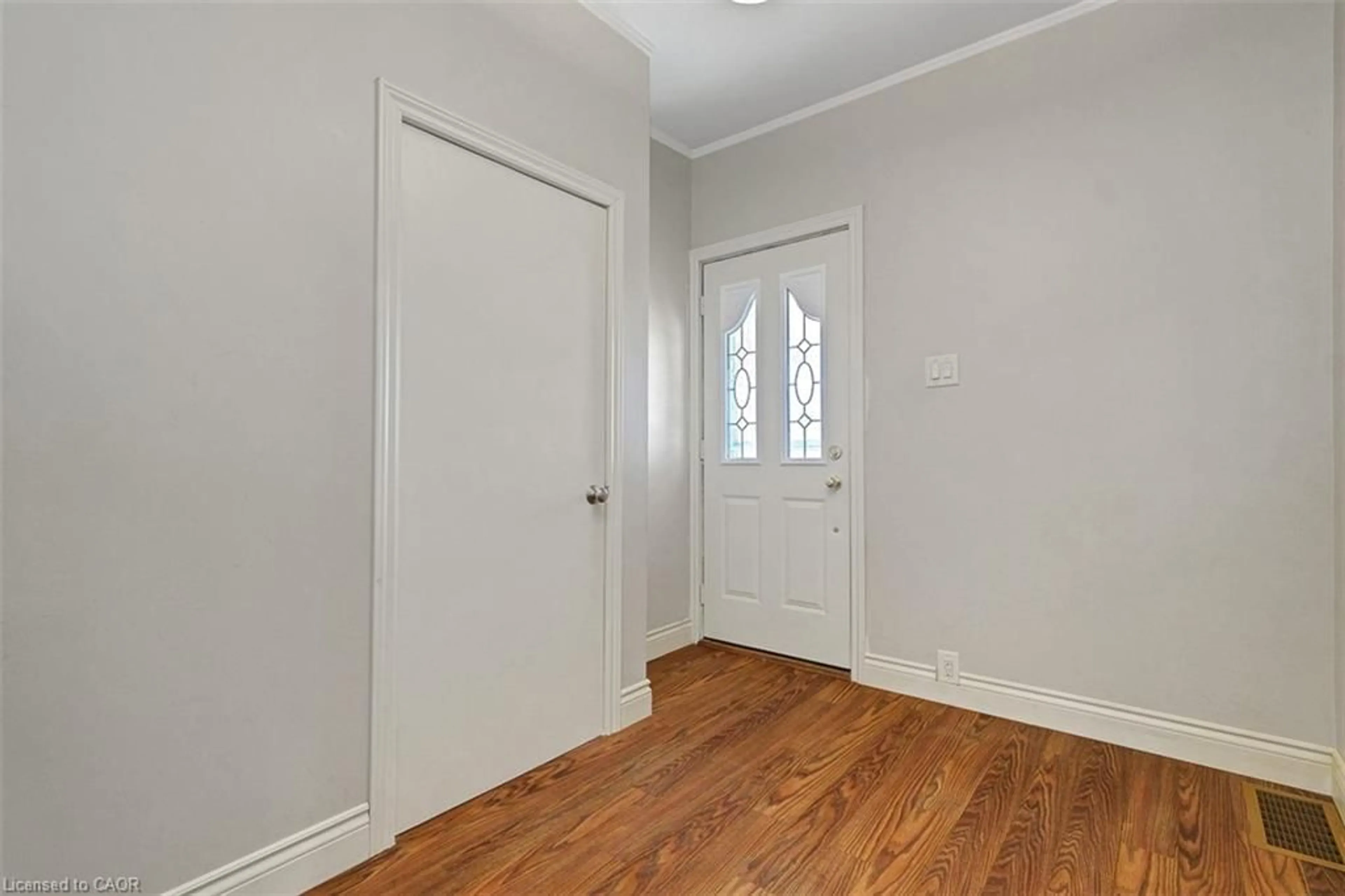 Indoor entryway for 14 Niagara St, Hamilton Ontario L8L 6A2