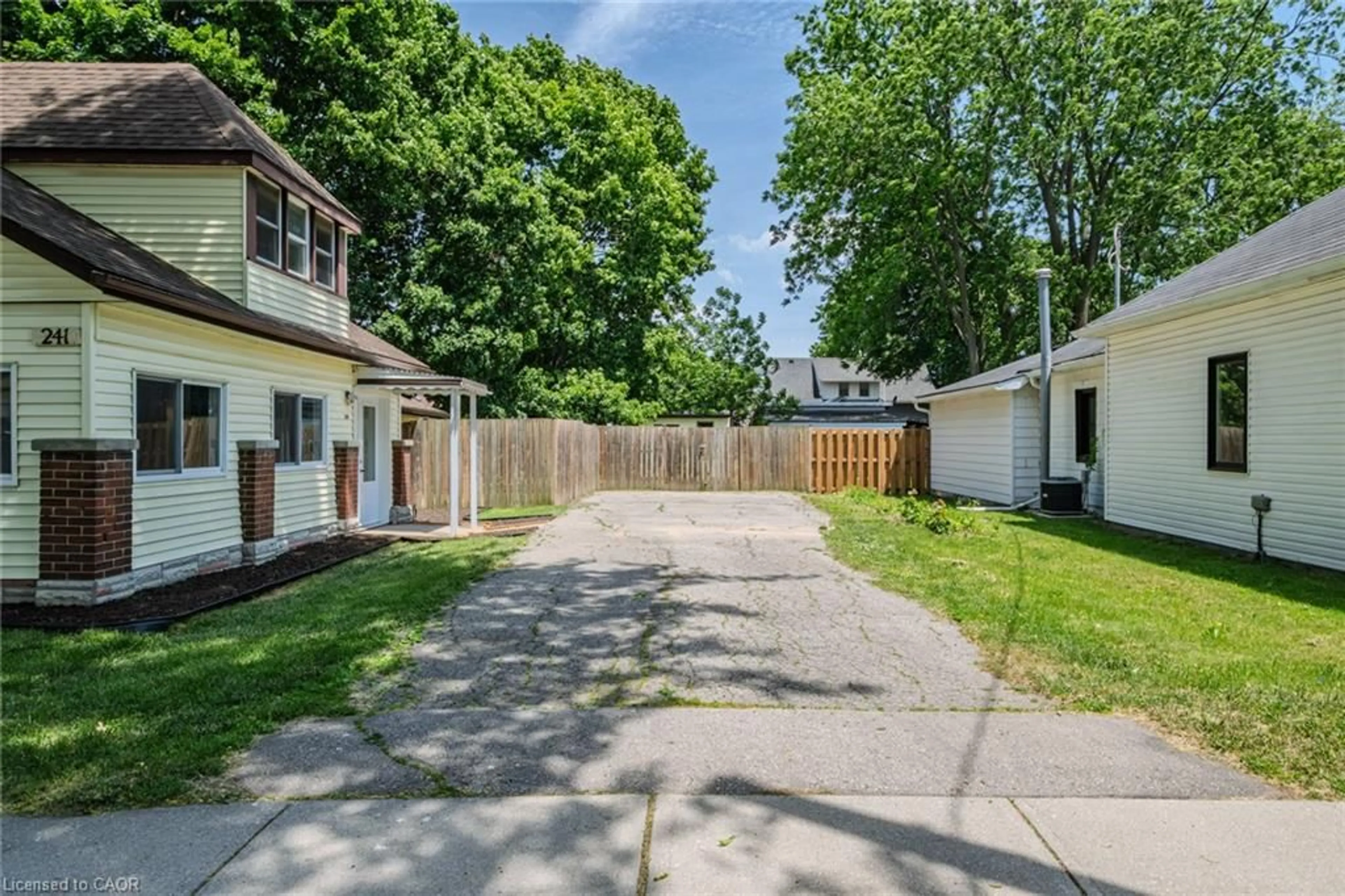 Unknown for 241 Talbot St, Simcoe Ontario N3Y 3A1