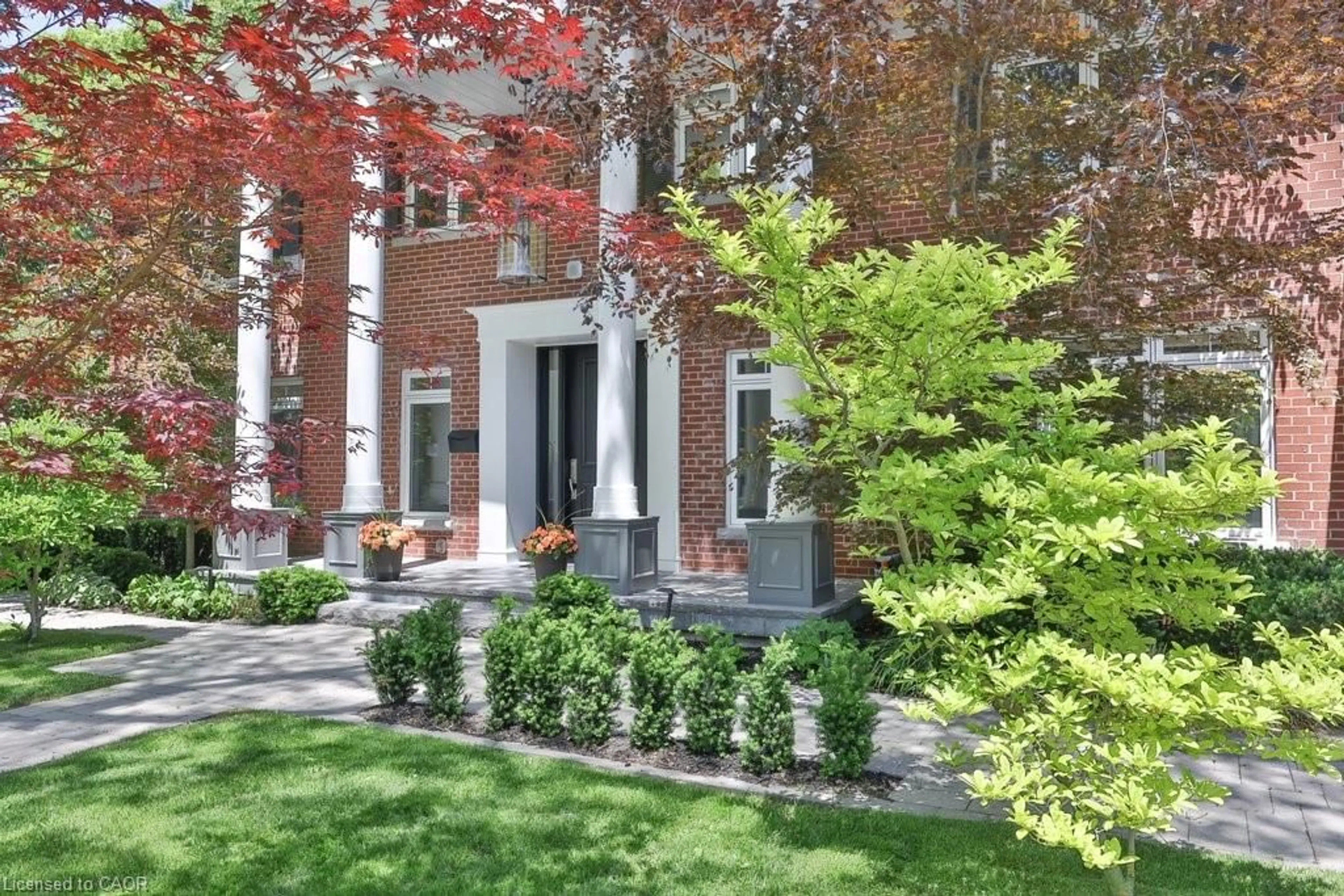 Home with brick exterior material, street for 1638 Ruscombe Close, Mississauga Ontario L5J 1Y3