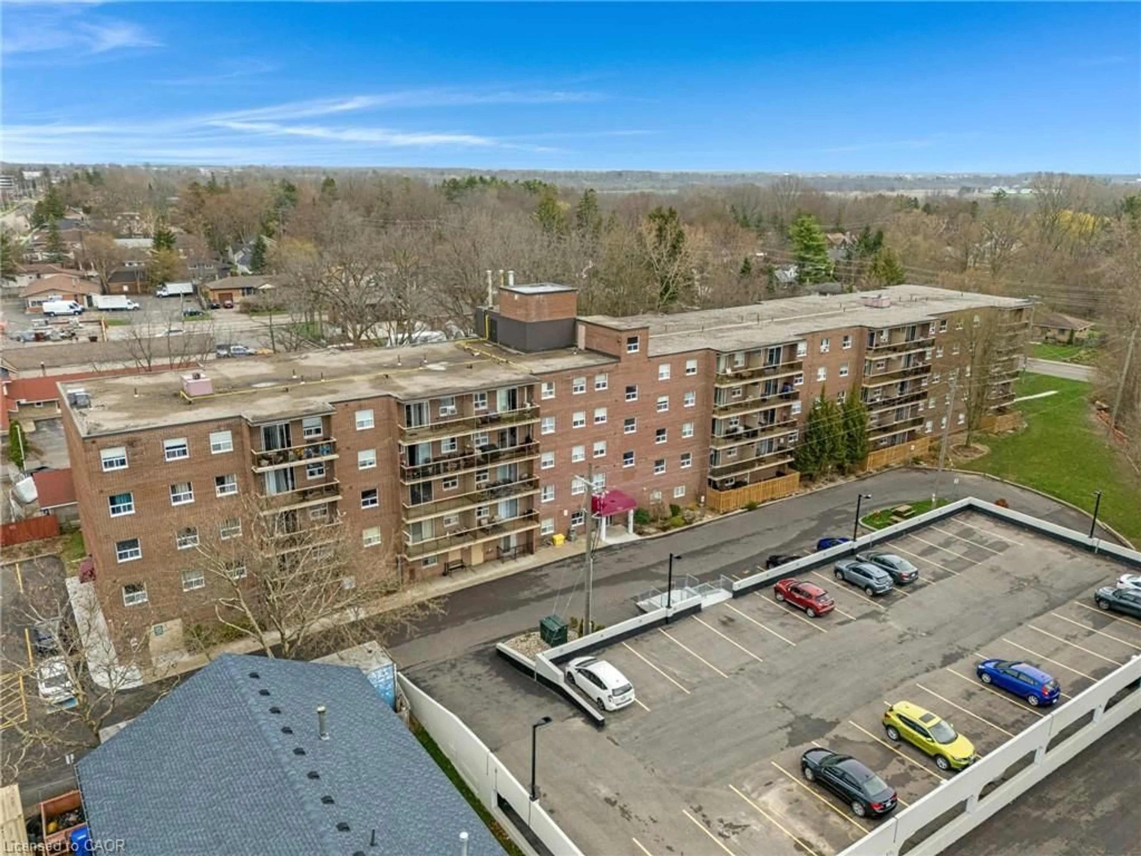 A pic from outside/outdoor area/front of a property/back of a property/a pic from drone, city buildings view from balcony for 793 Colborne St #114, Brantford Ontario N3S 7J3