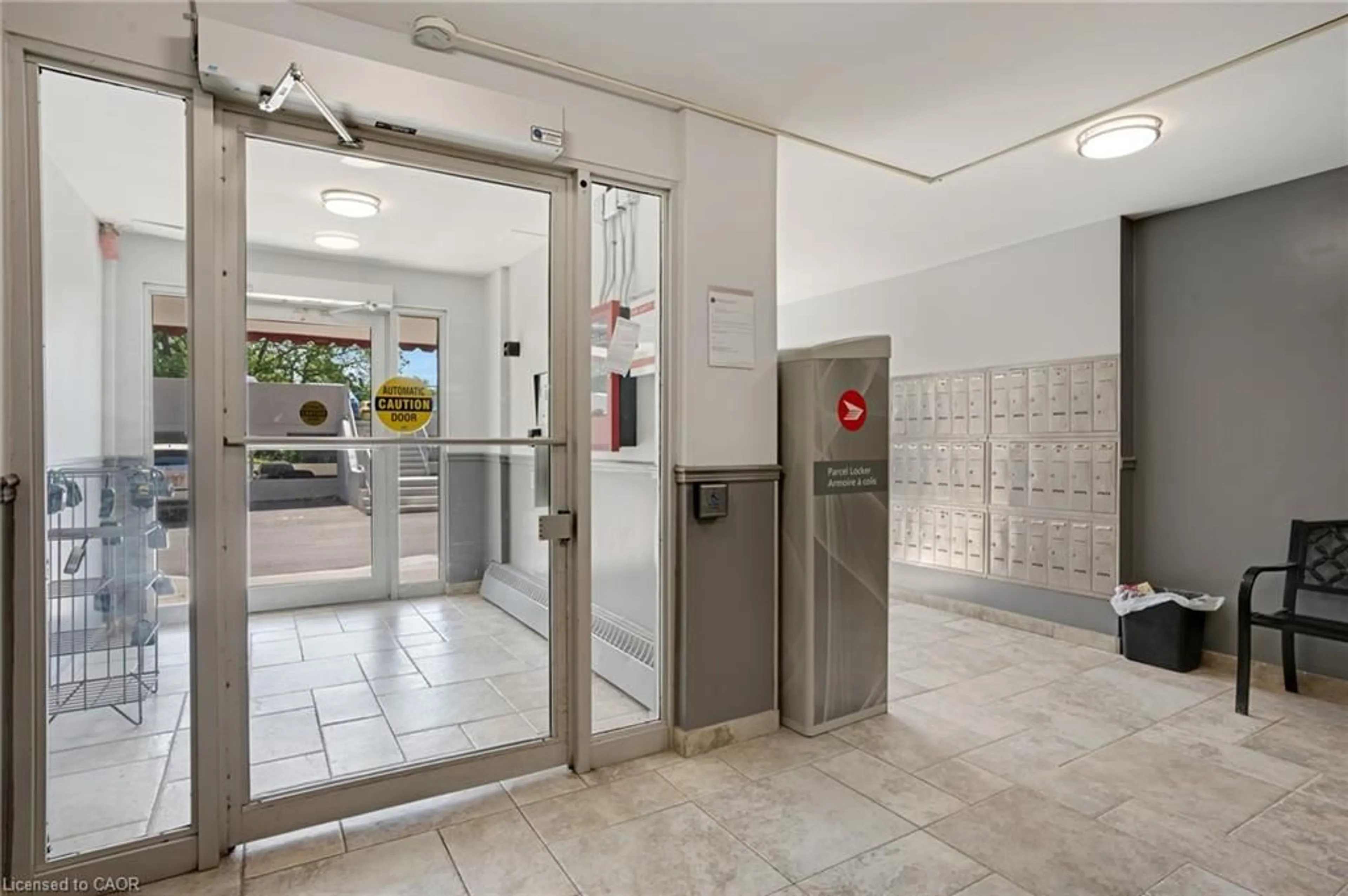 Indoor foyer for 793 Colborne St #114, Brantford Ontario N3S 7J3
