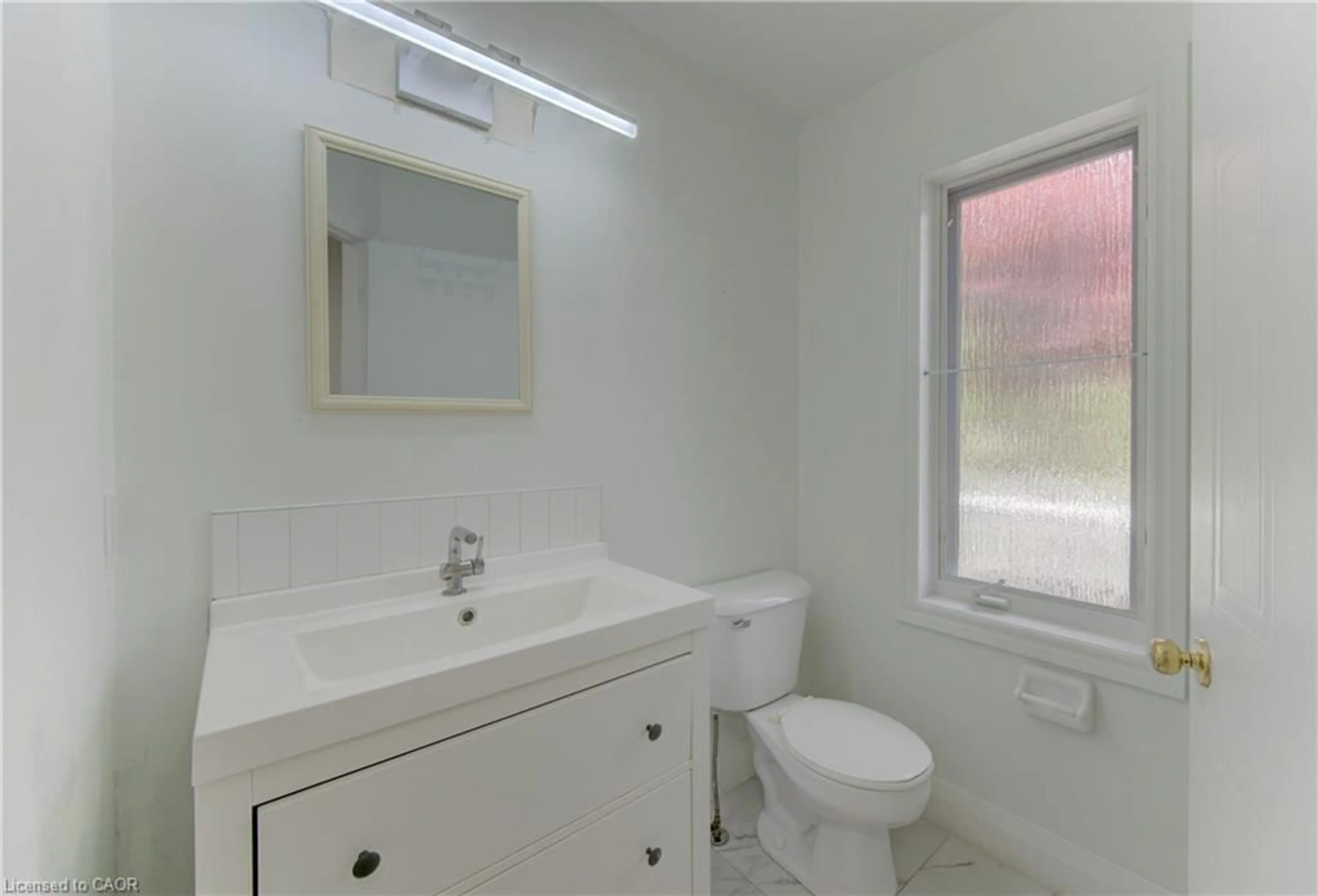 Standard bathroom, unknown for 347 Keewatin Ave, Kitchener Ontario N2B 3W2