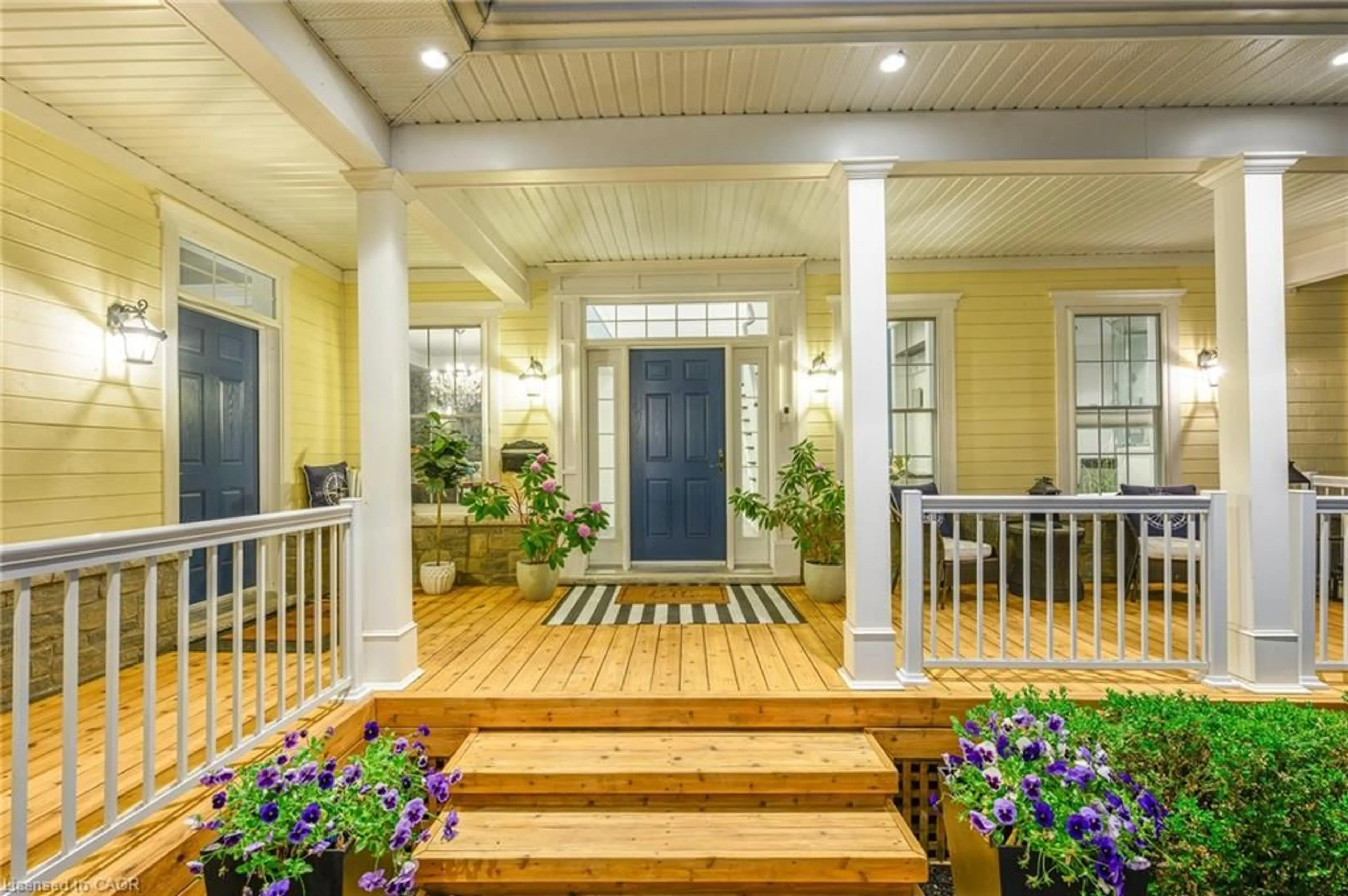 Indoor entryway for 8 Woodward Ave, Dundas Ontario L9H 4J5