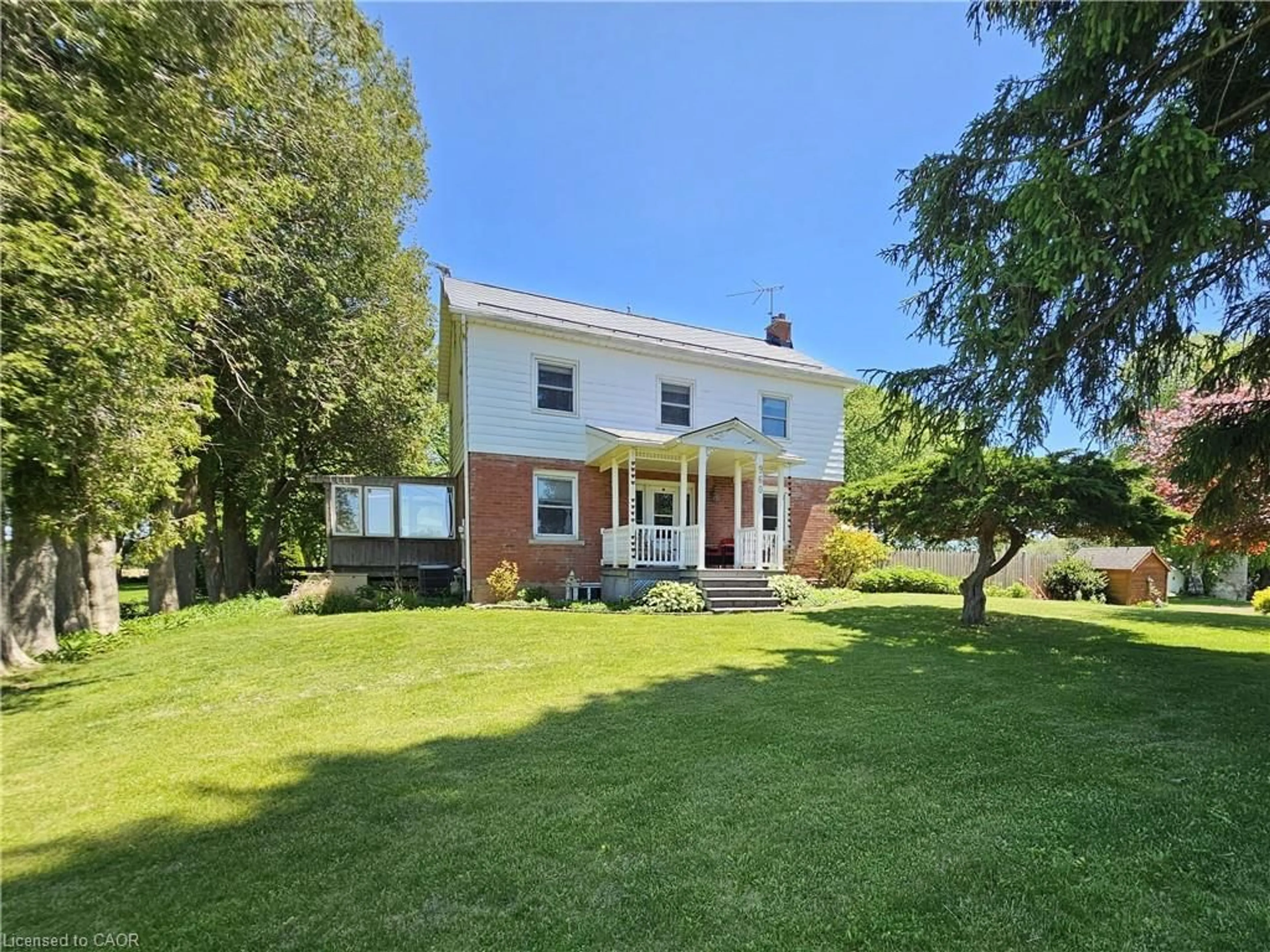A pic from outside/outdoor area/front of a property/back of a property/a pic from drone, unknown for 960 Windham East Quarter Line Rd, Simcoe Ontario N3Y 4K3
