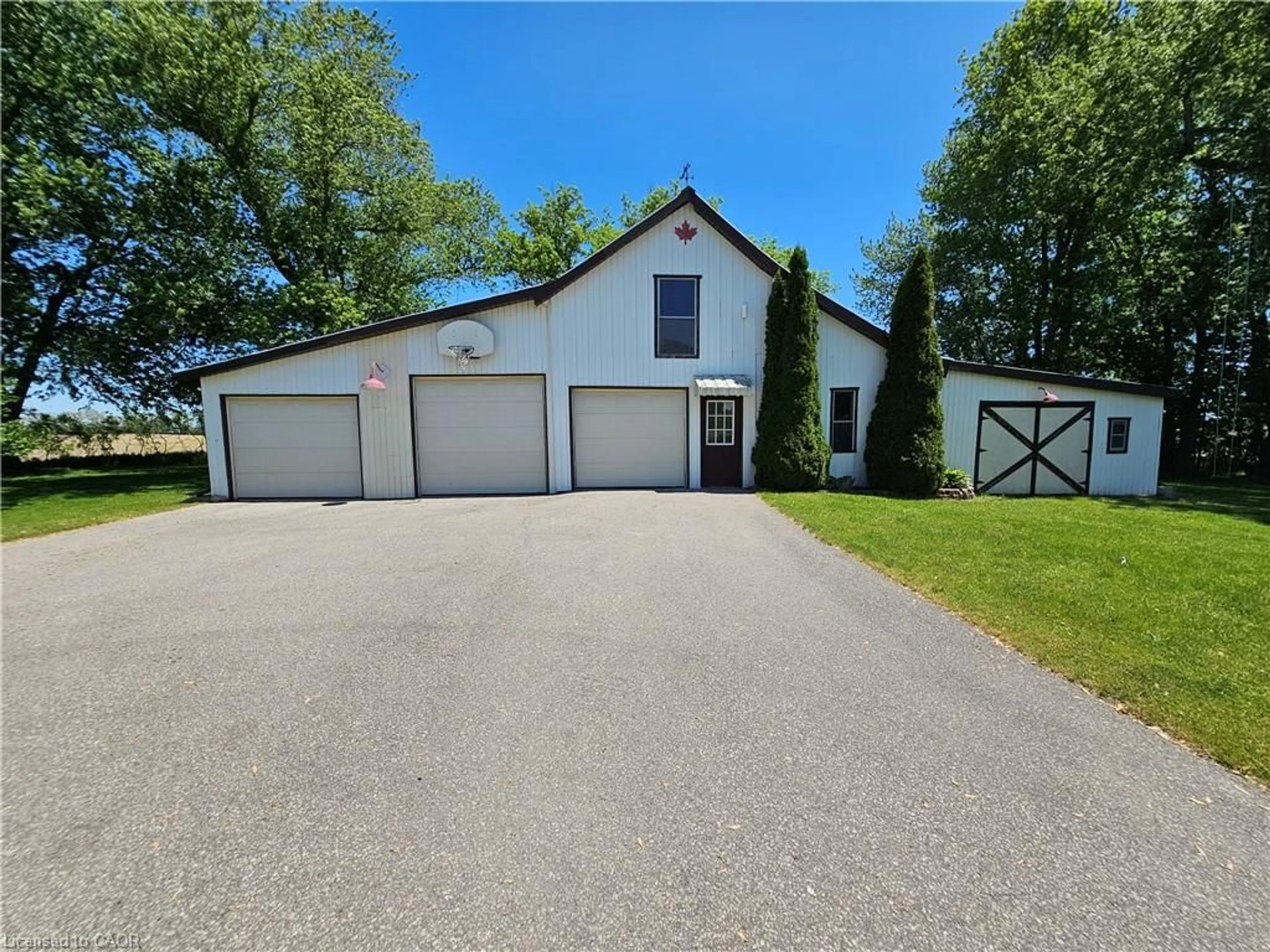 A pic from outside/outdoor area/front of a property/back of a property/a pic from drone, street for 960 Windham East Quarter Line Rd, Simcoe Ontario N3Y 4K3