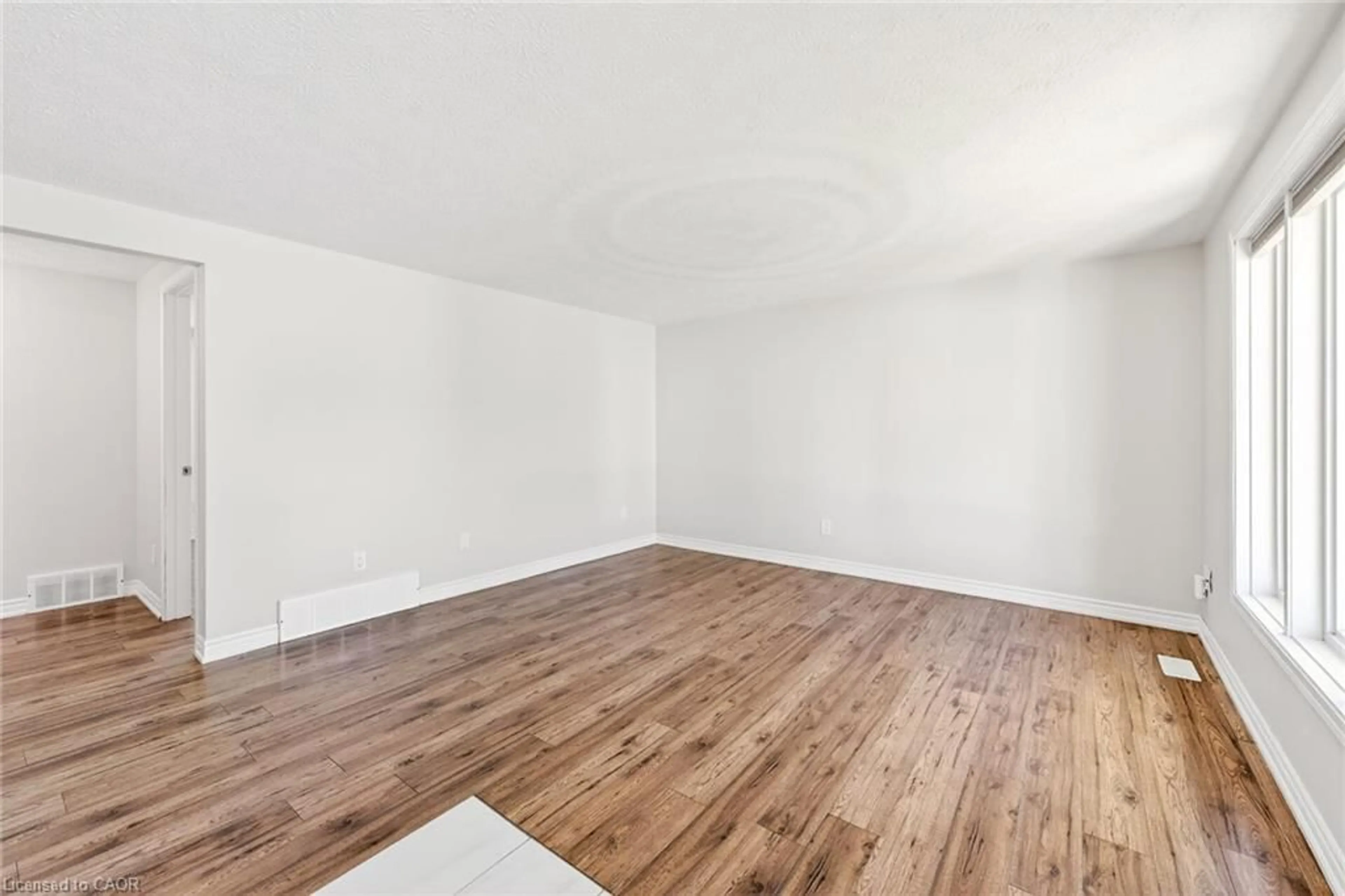 A pic of a room for 143 Fairview Ave, Dunnville Ontario N1A 1B2