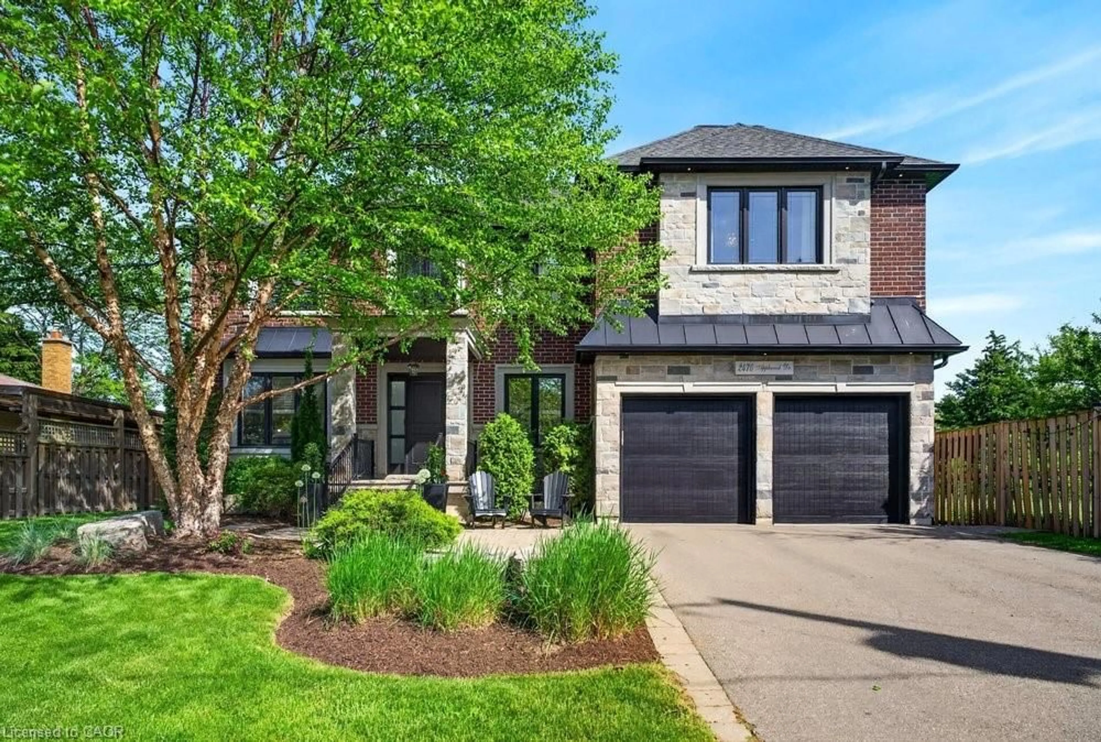 Home with brick exterior material, street for 2470 Applewood Dr, Oakville Ontario L6L 1V9