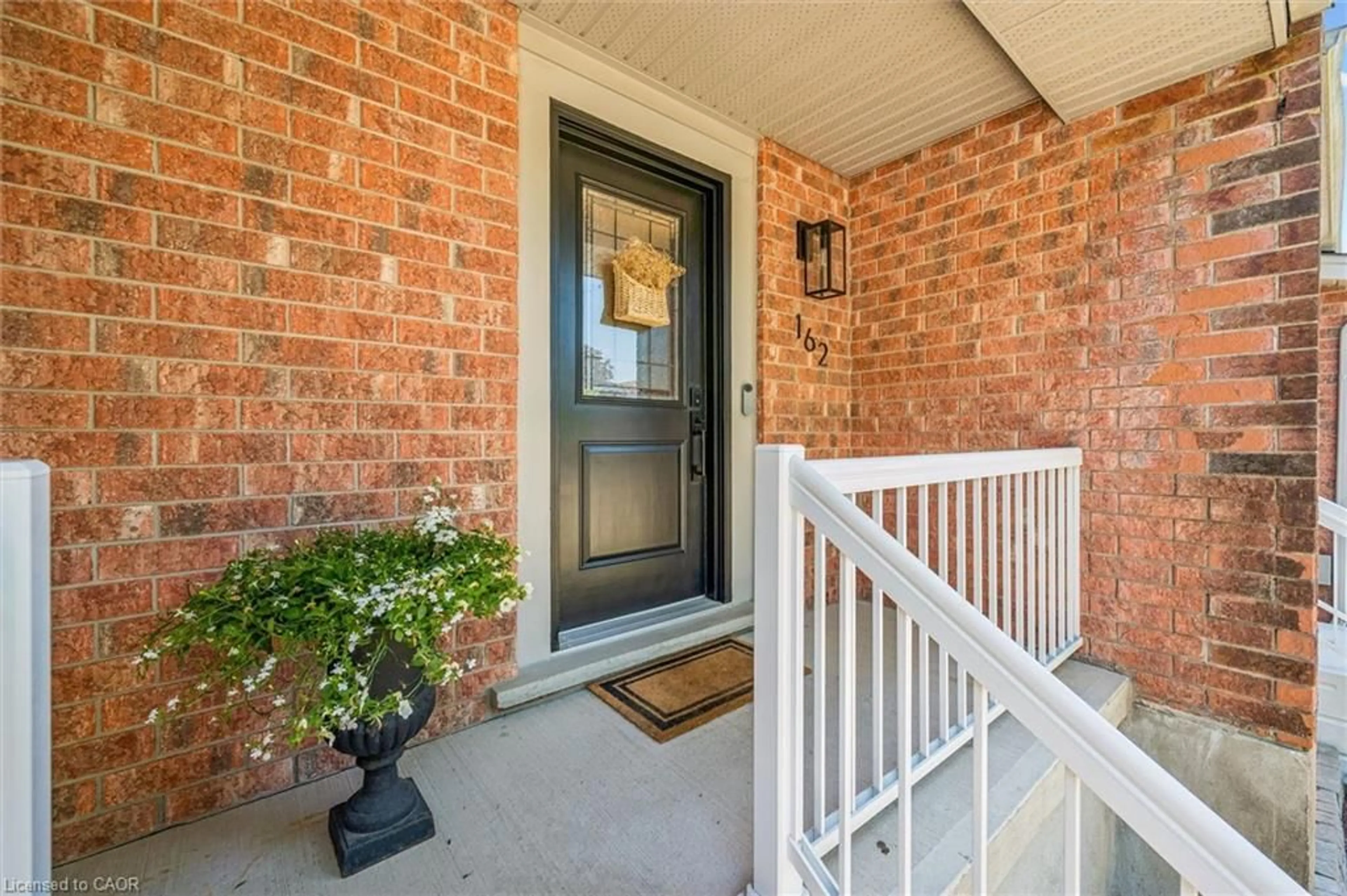 Indoor entryway for 162 Werstine Terr, Cambridge Ontario N3C 4G9