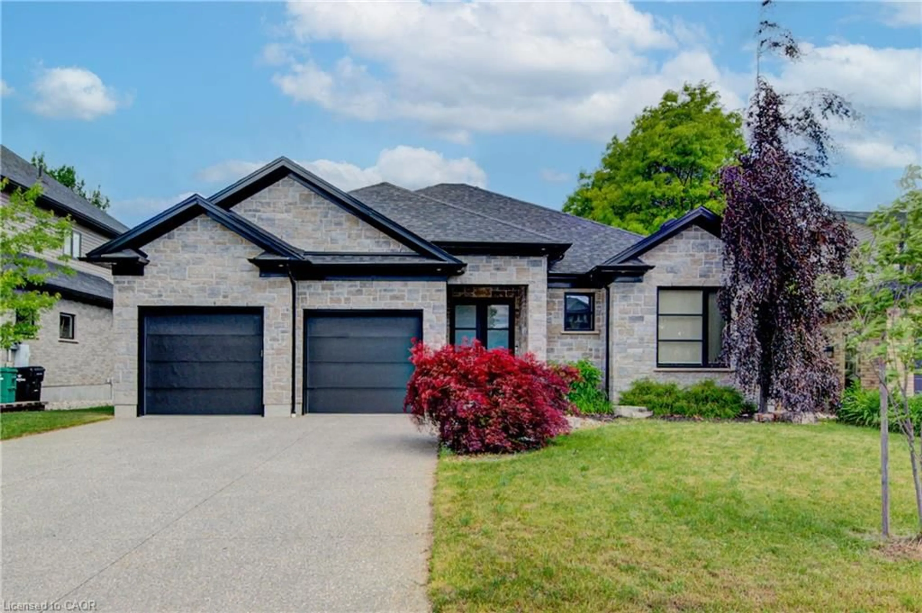 Home with brick exterior material, street for 392 Allenby Crt, Waterloo Ontario N2K 3J8
