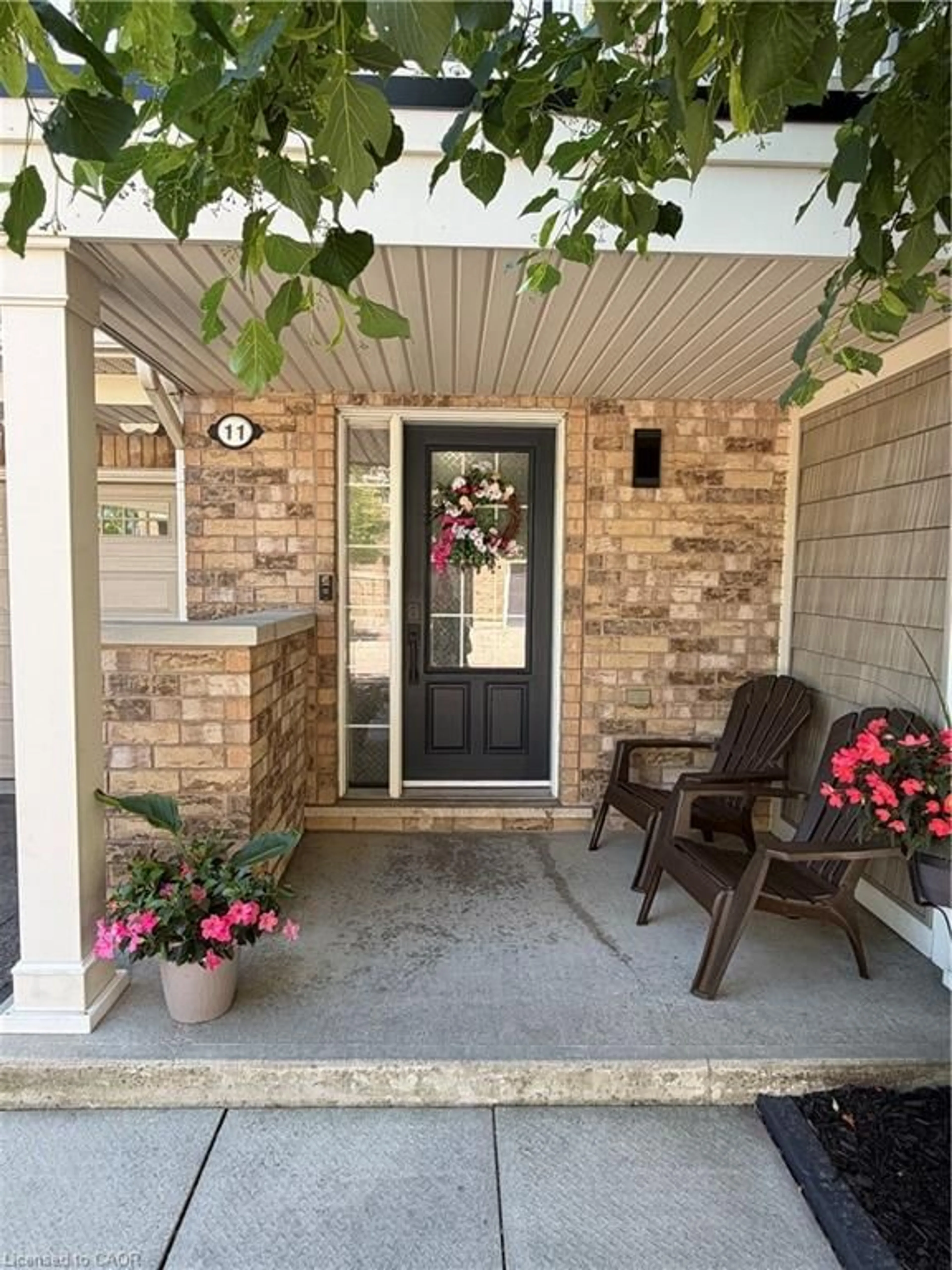 Indoor entryway for 7 Sirente Dr #11, Hamilton Ontario L9A 0B4