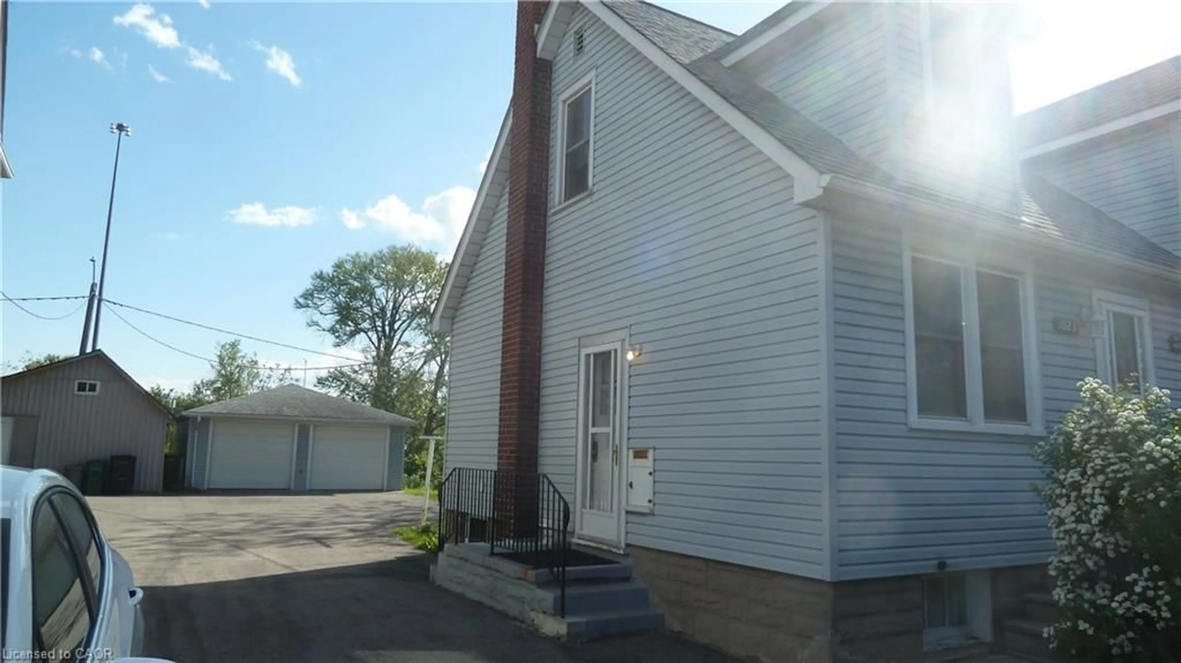 Unknown for 1023 Weber St, Kitchener Ontario N2A 1B4