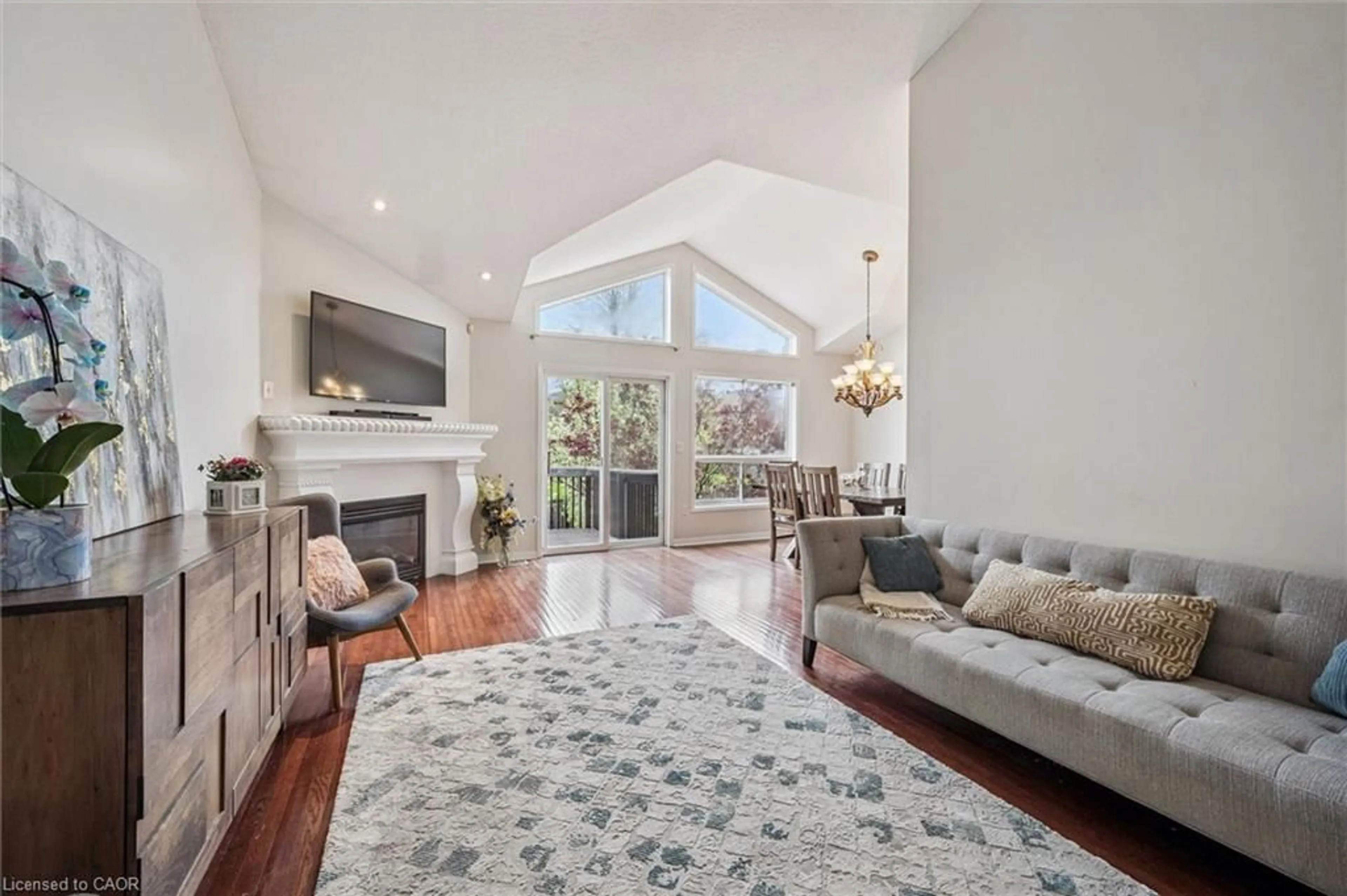 Living room with furniture, unknown for 44 Mcnichol Dr, Cambridge Ontario N1P 1C9