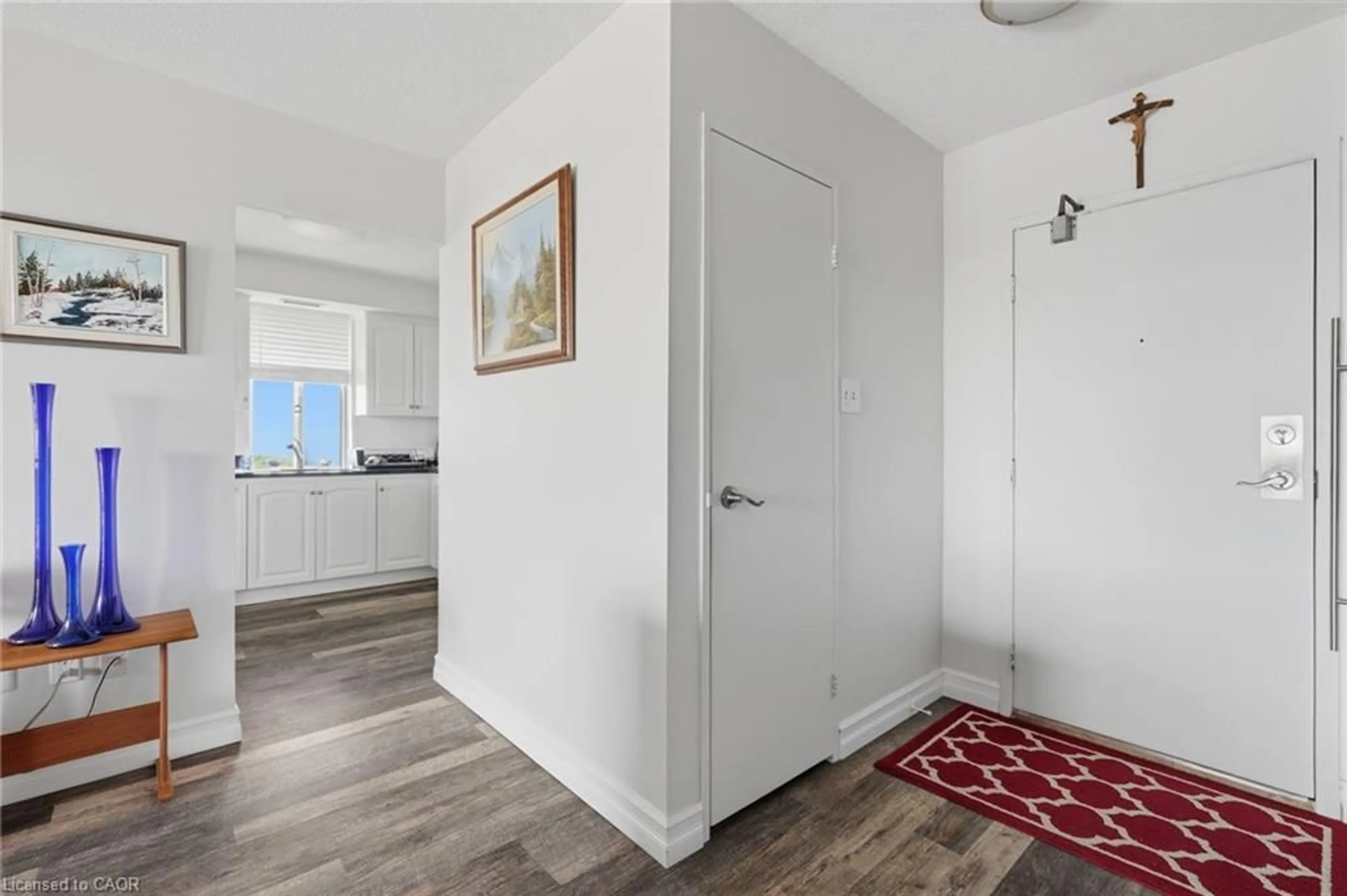 Indoor entryway for 301 Frances Ave #1207, Stoney Creek Ontario L8E 3W6